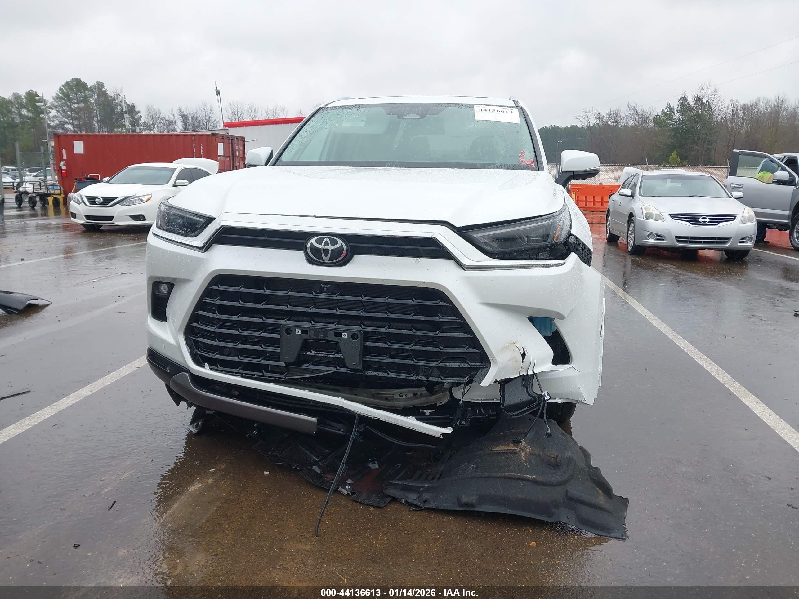 TOYOTA GRAND image 6