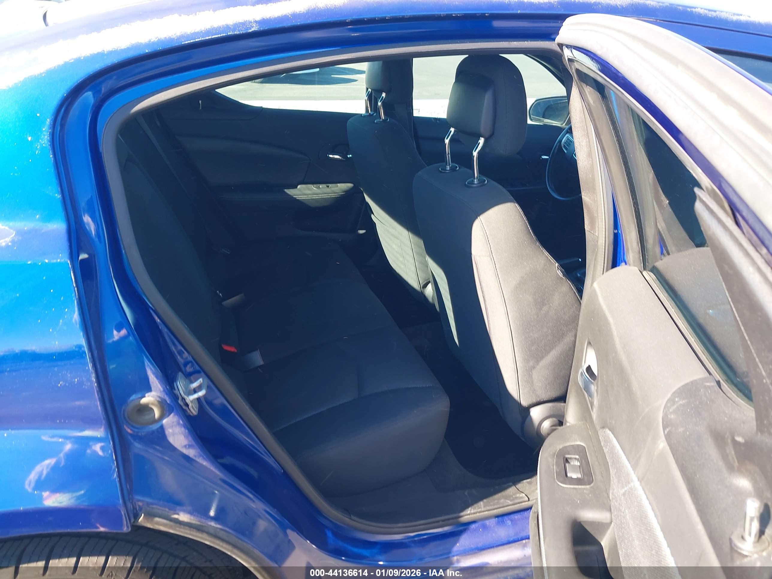 DODGE AVENGER image 8