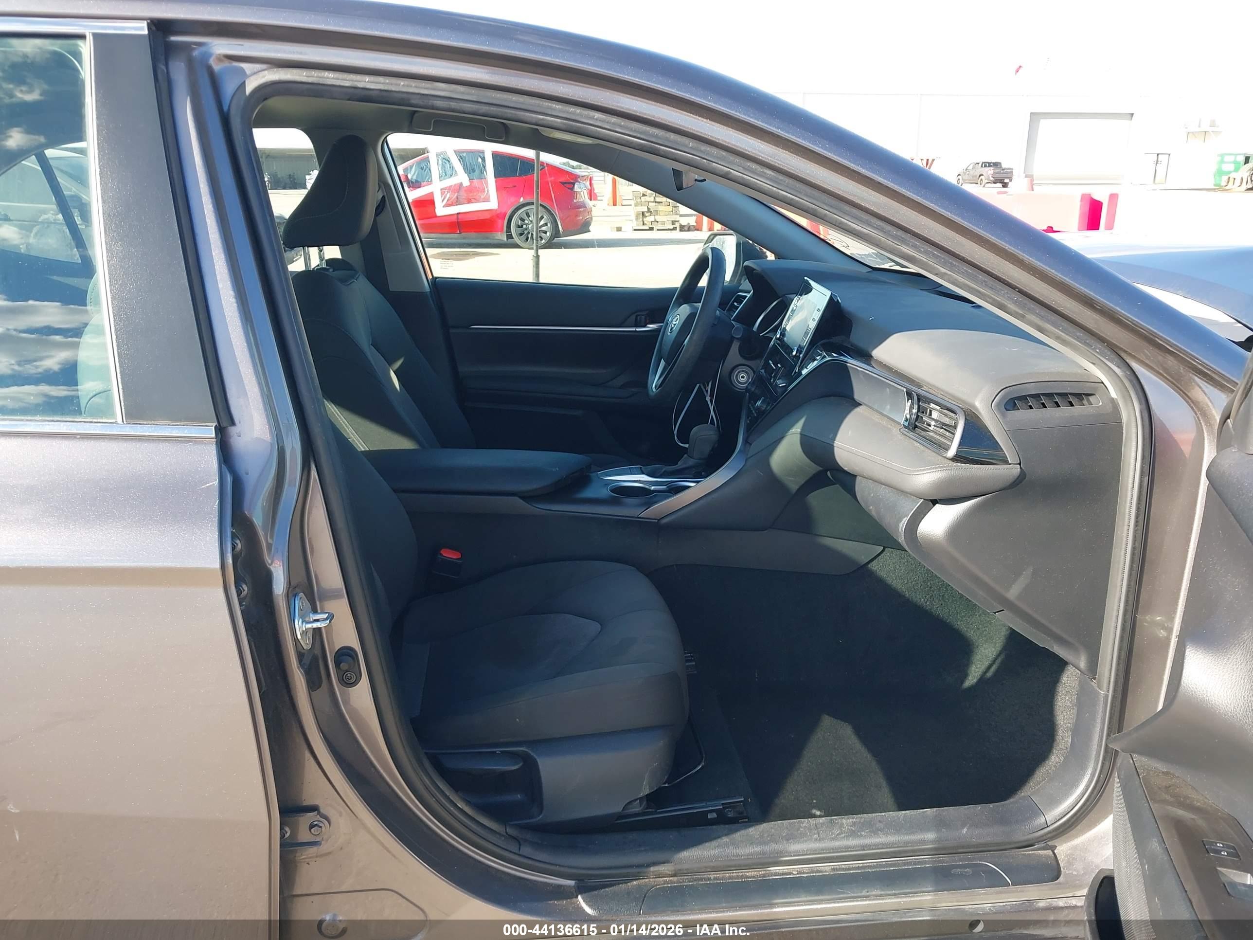 TOYOTA CAMRY image 5