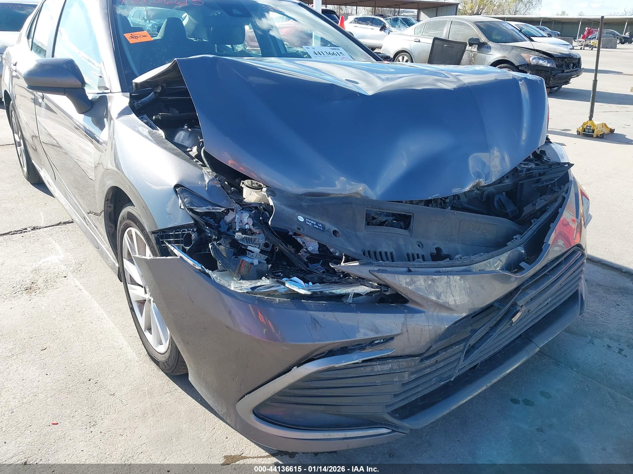 TOYOTA CAMRY image 6