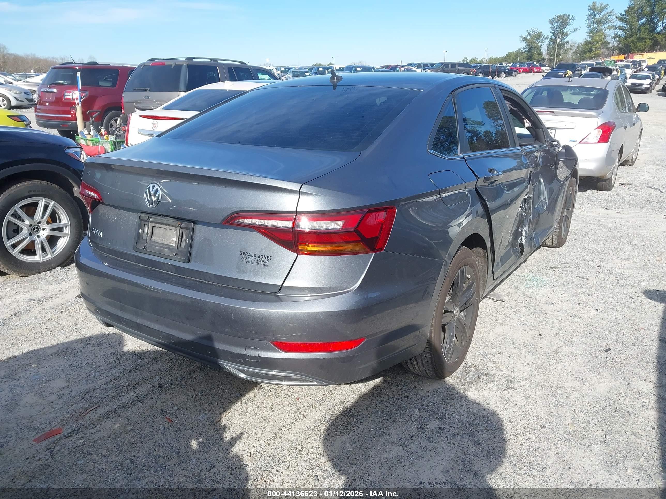 VOLKSWAGEN JETTA image 4