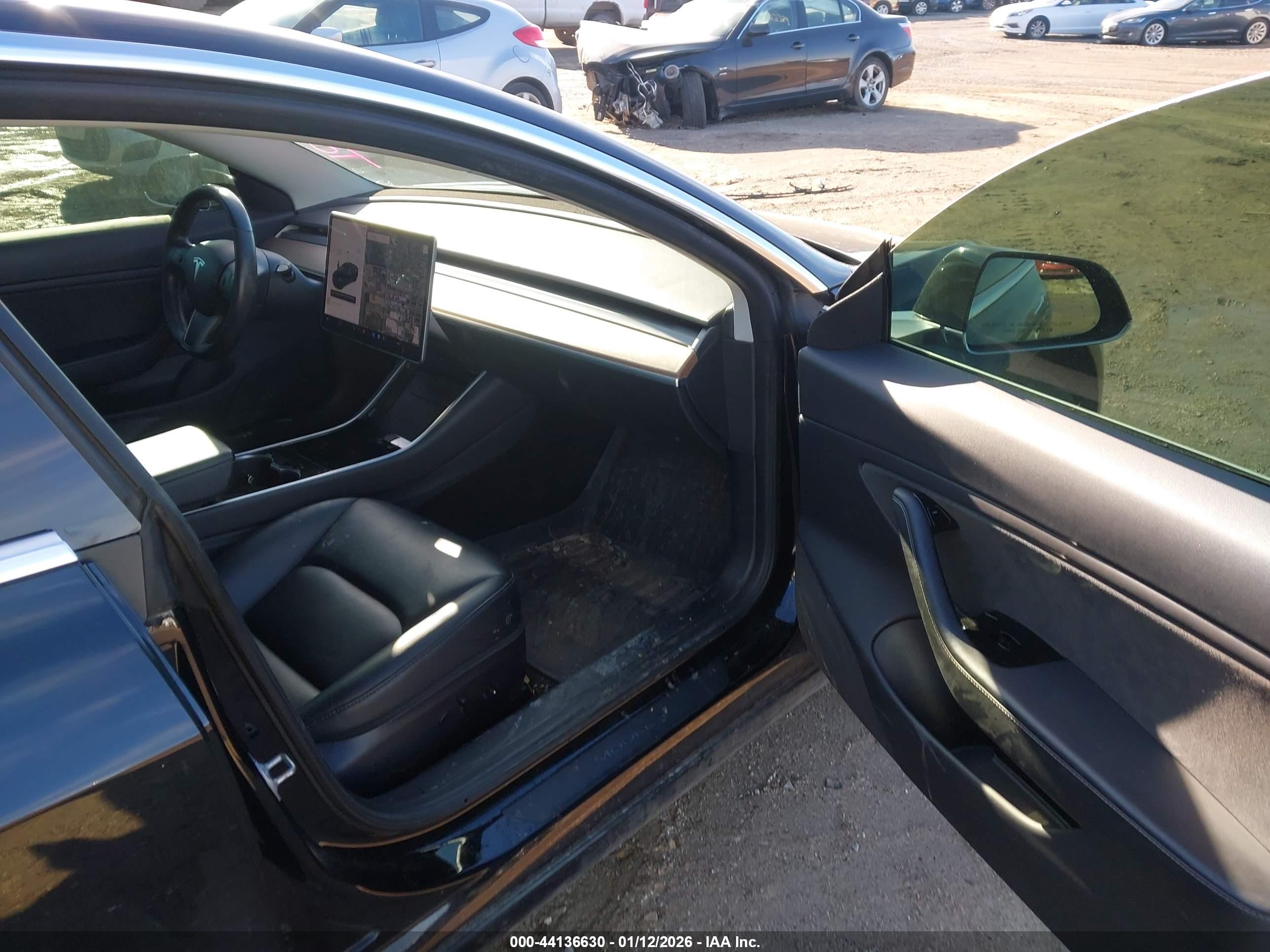 TESLA MODEL image 5