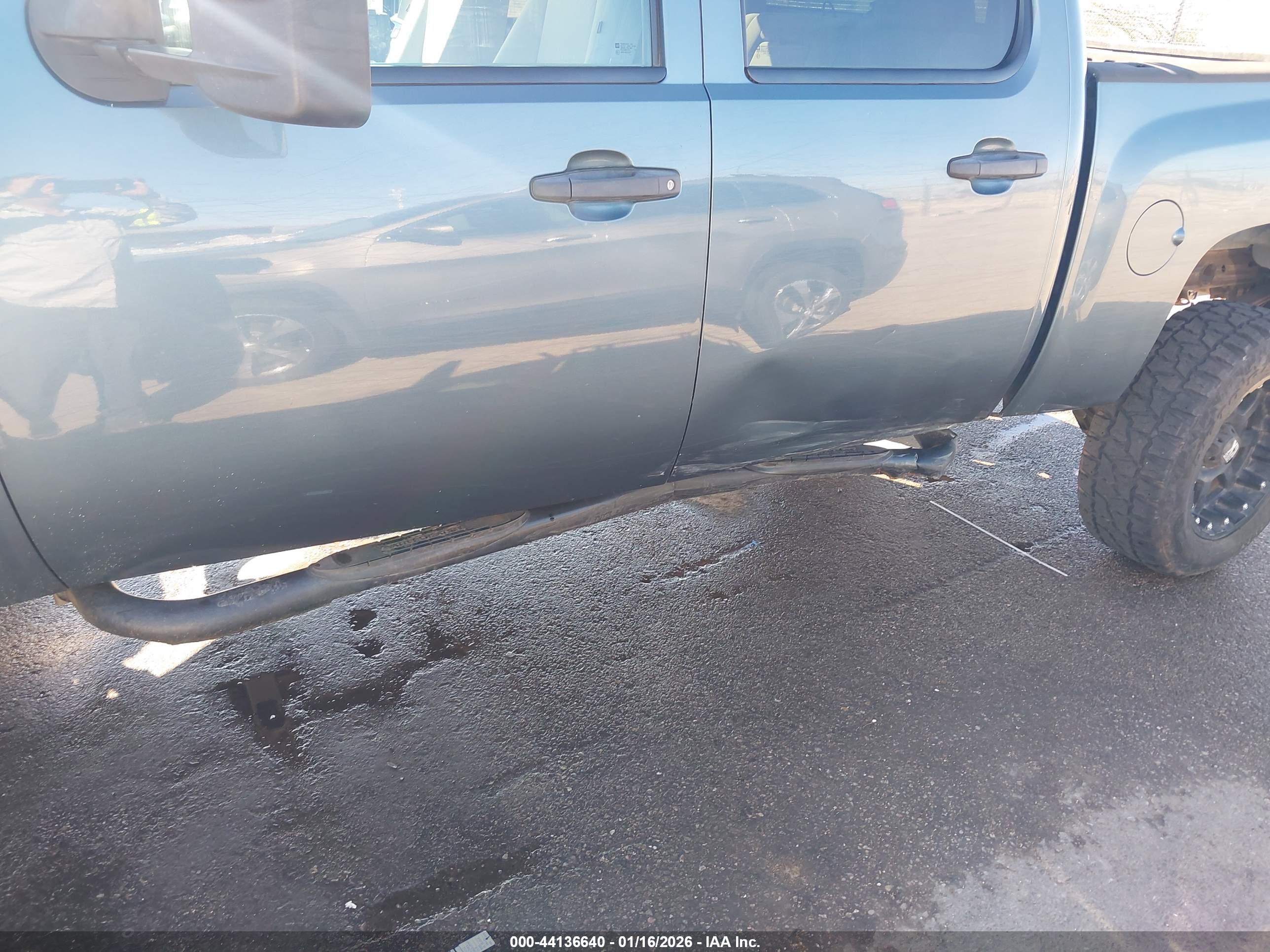 CHEVROLET SILVERADO image 6