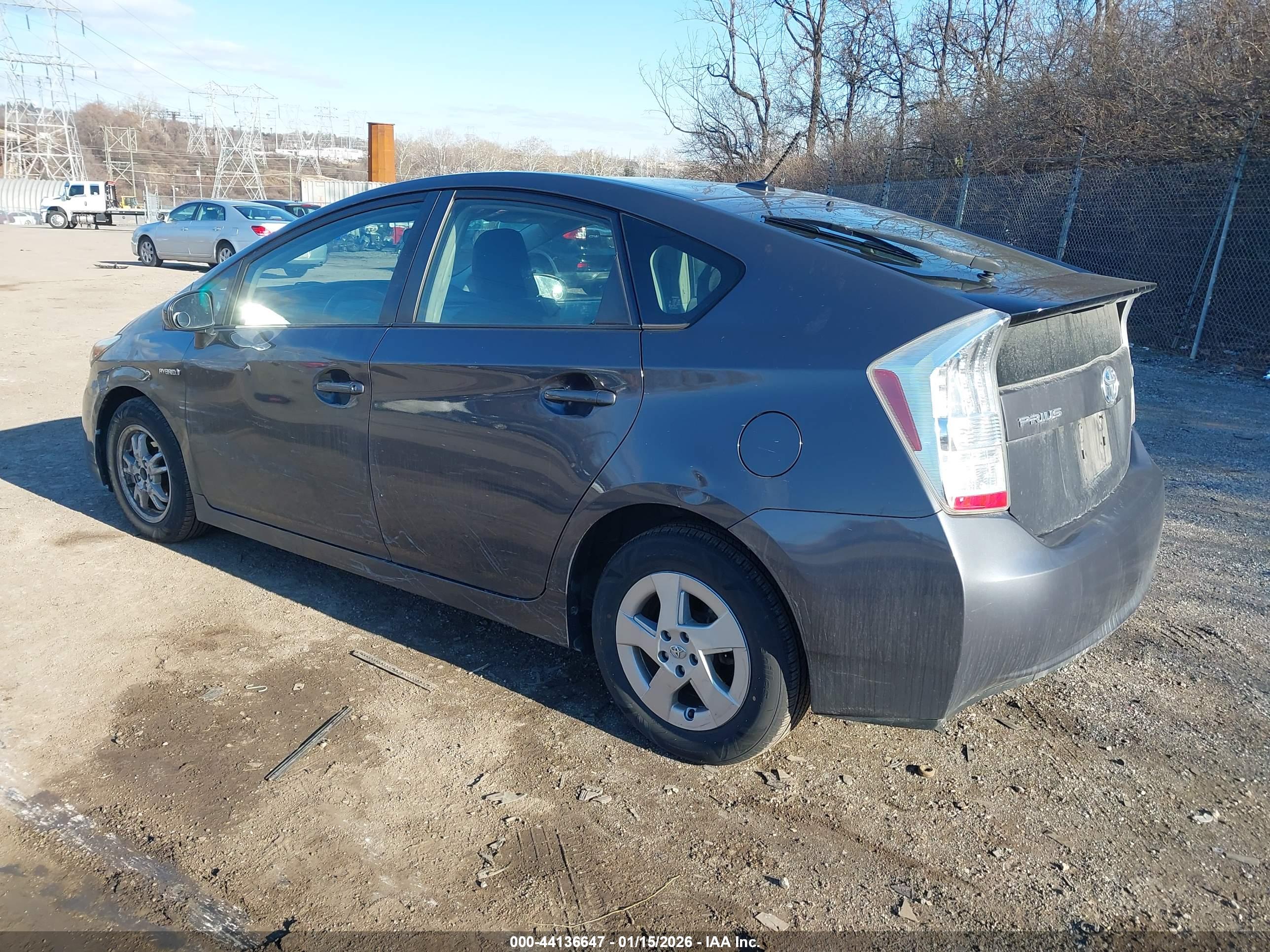TOYOTA PRIUS image 3