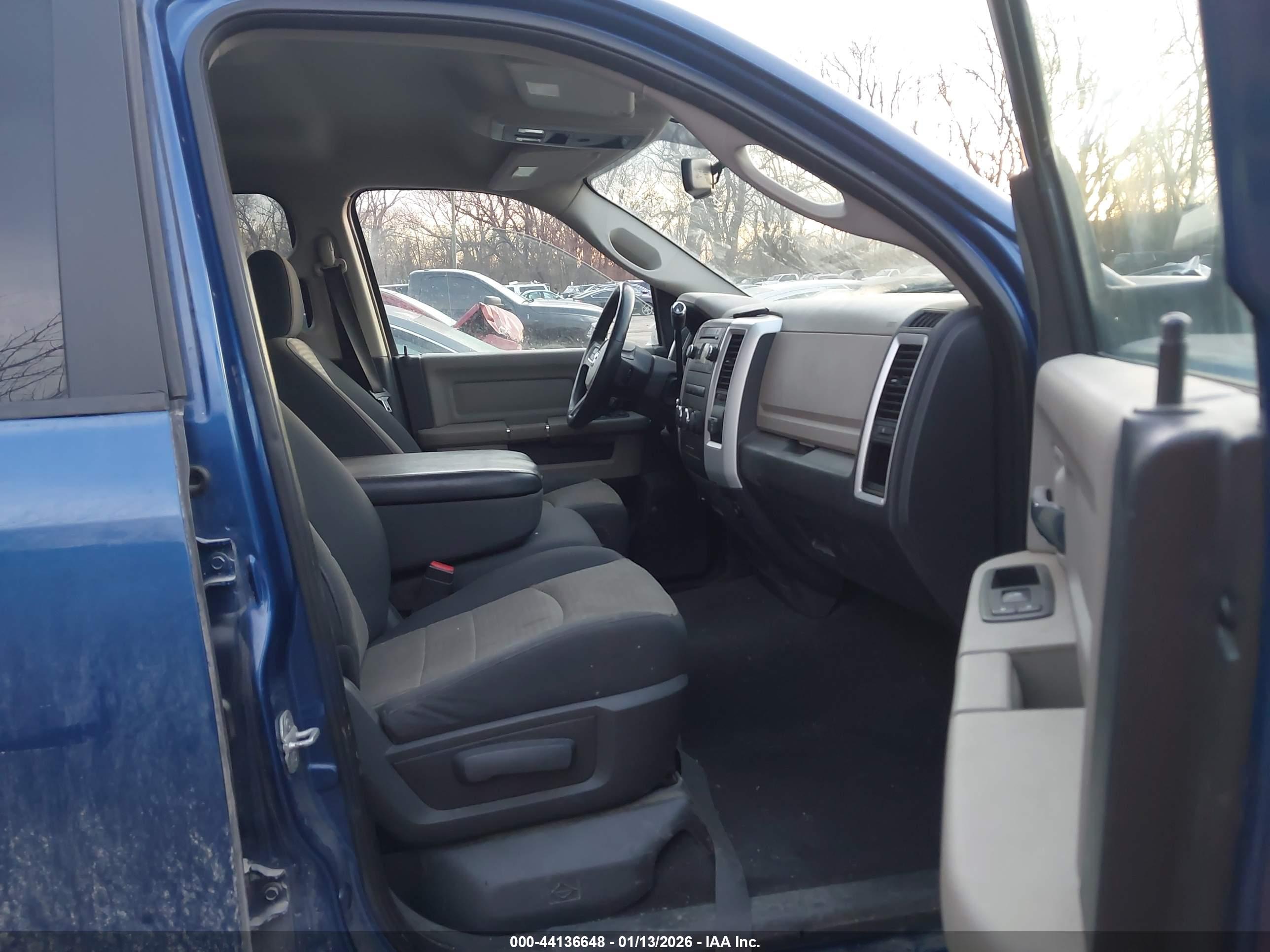DODGE RAM image 5