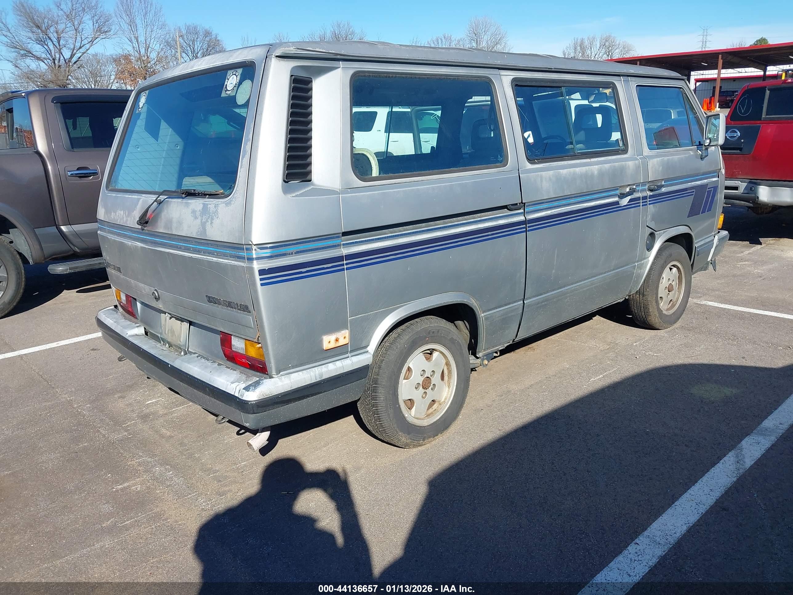 VOLKSWAGEN VANAGON image 4