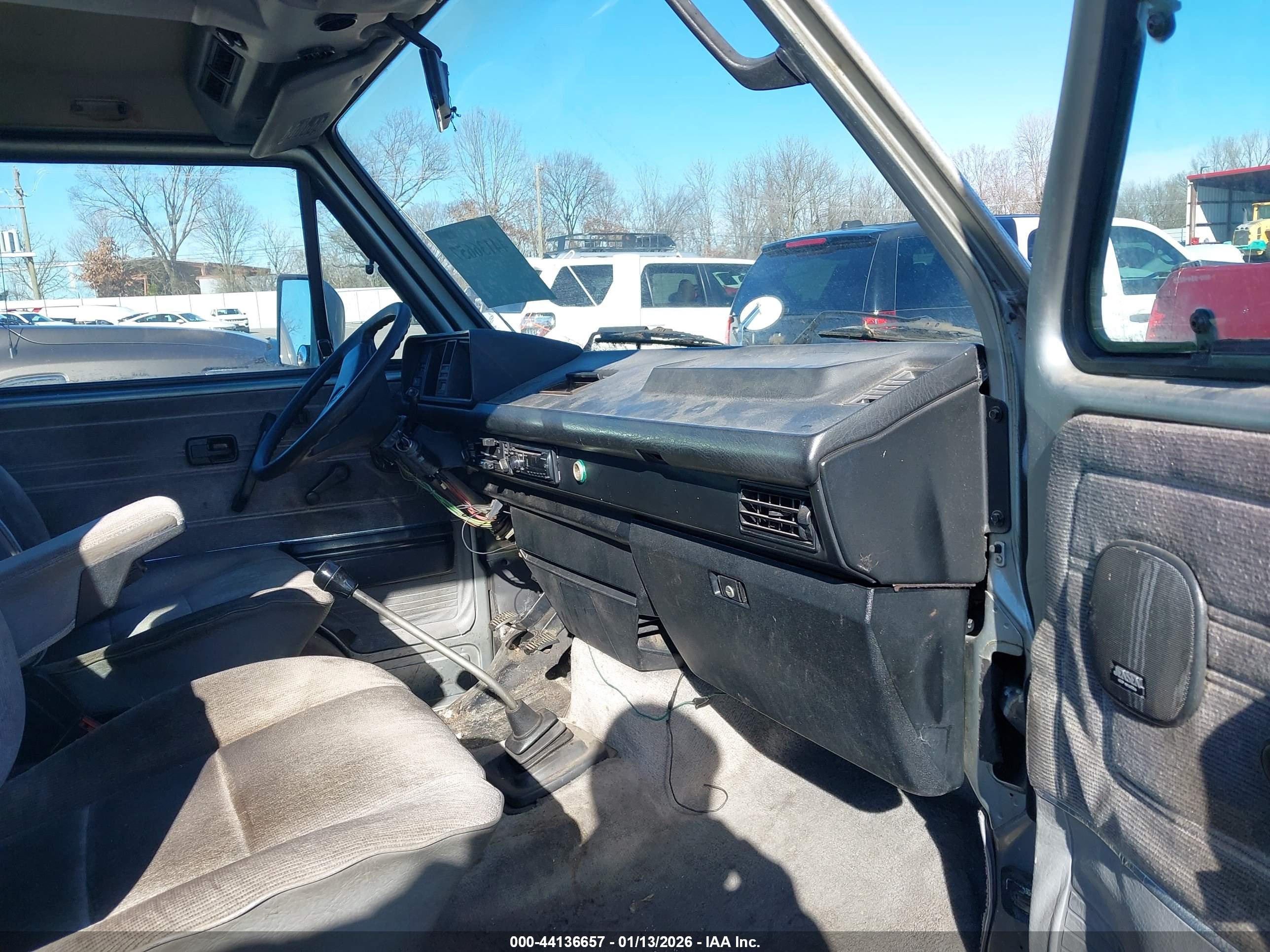 VOLKSWAGEN VANAGON image 5