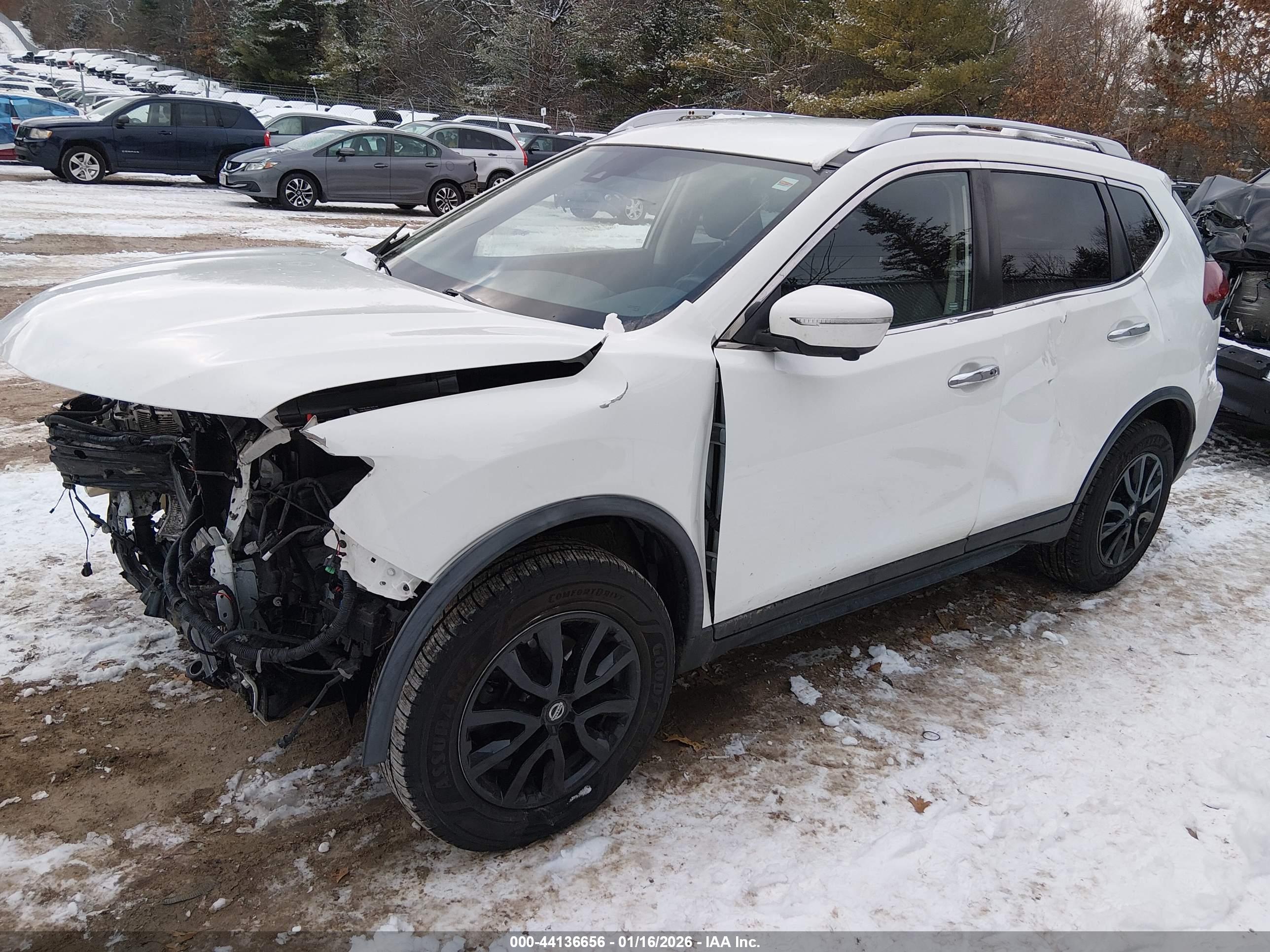 NISSAN ROGUE image 2