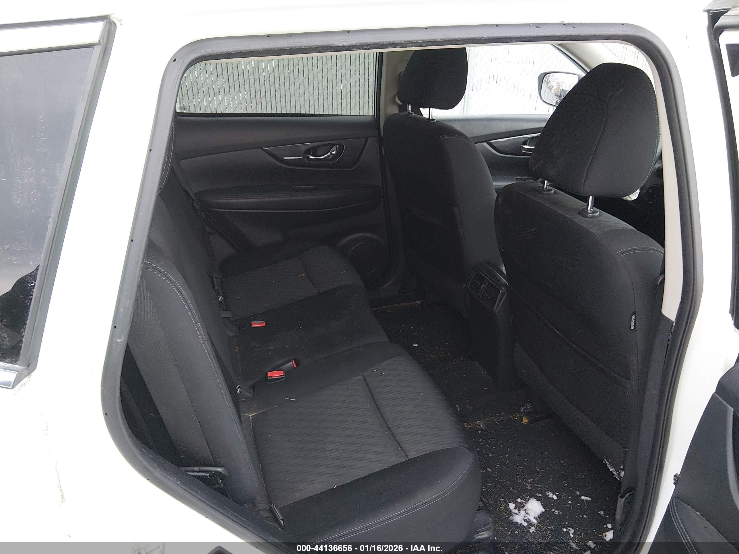 NISSAN ROGUE image 8