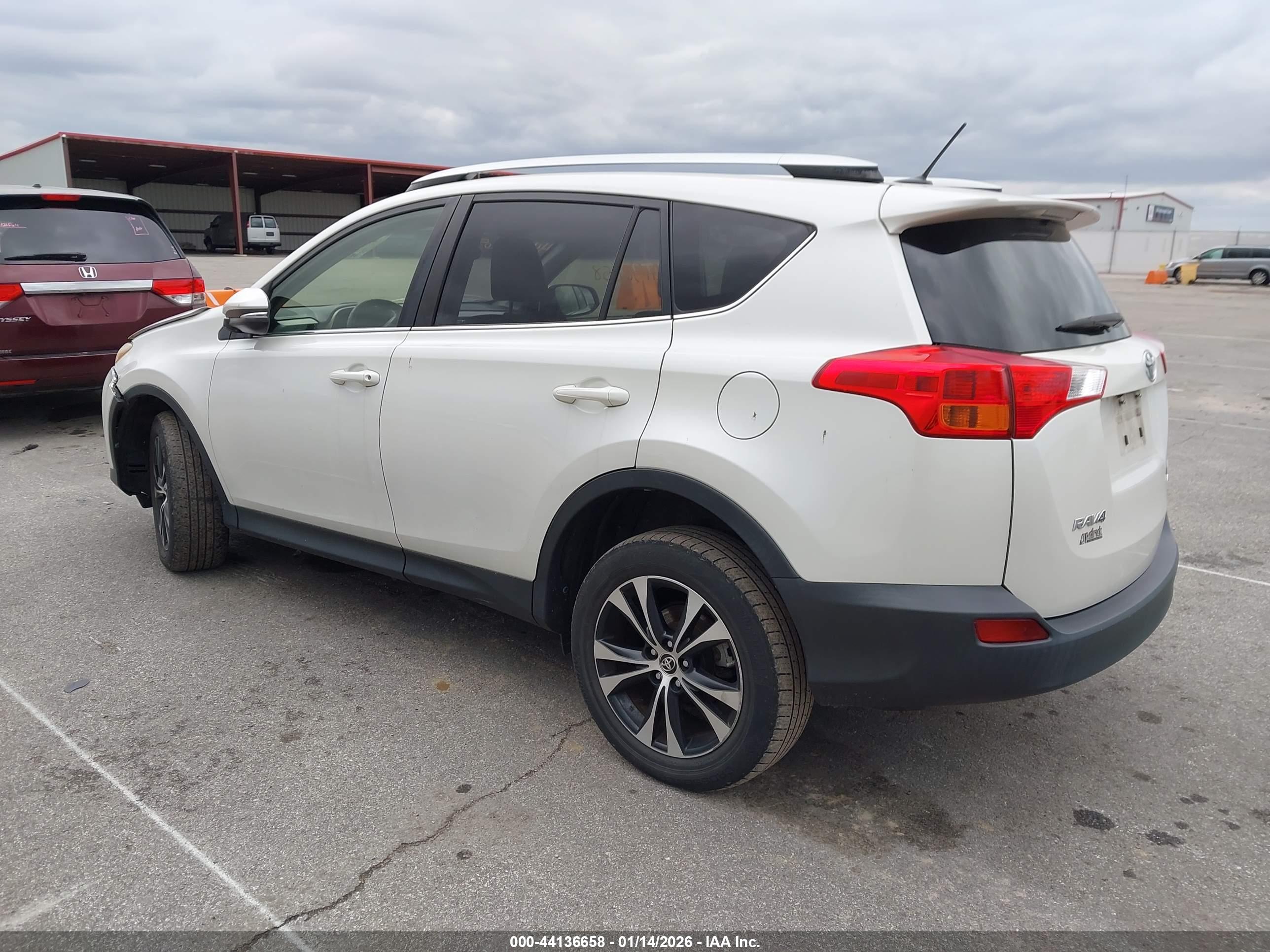 TOYOTA RAV4 image 3