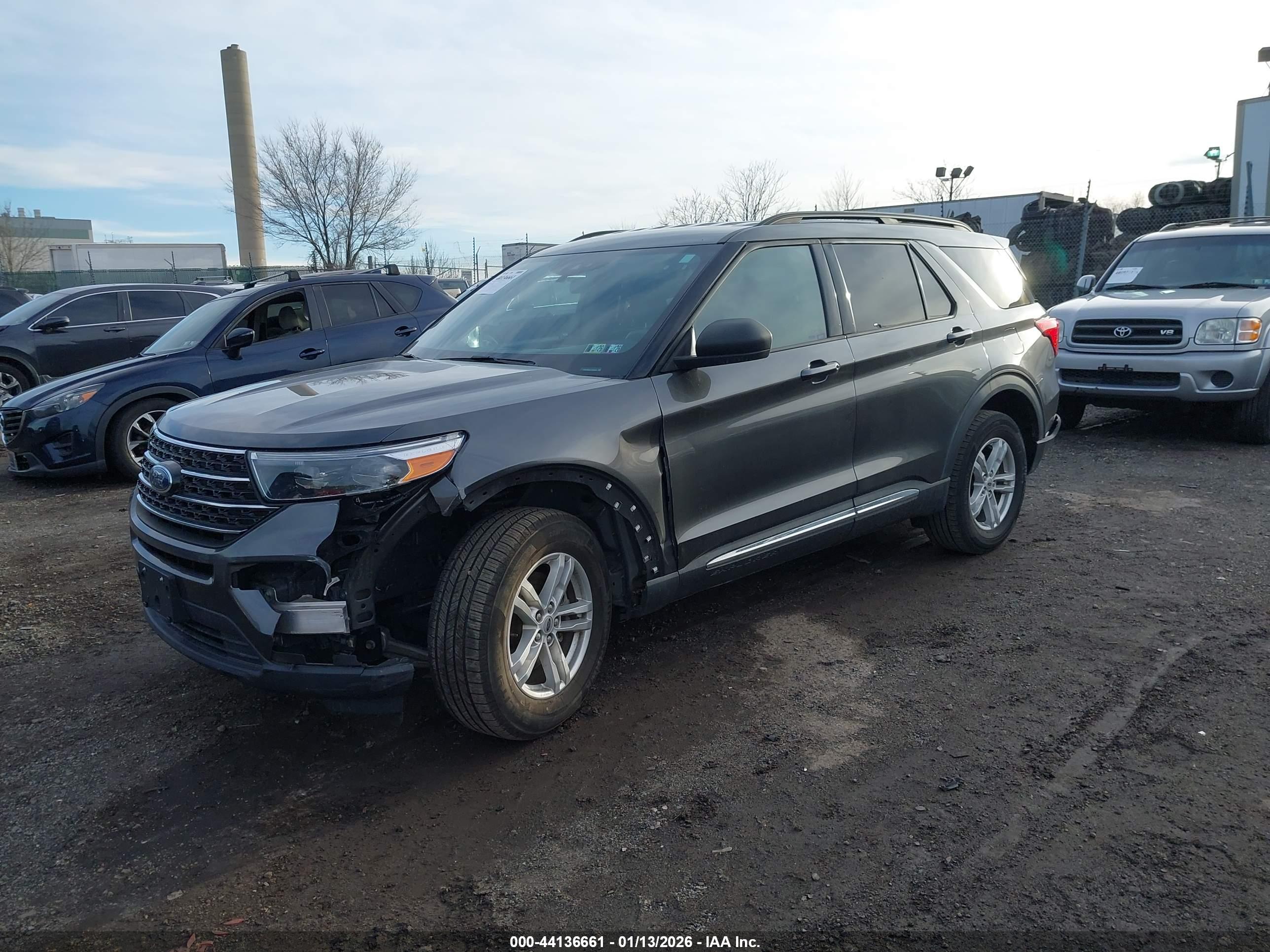 FORD EXPLORER image 2