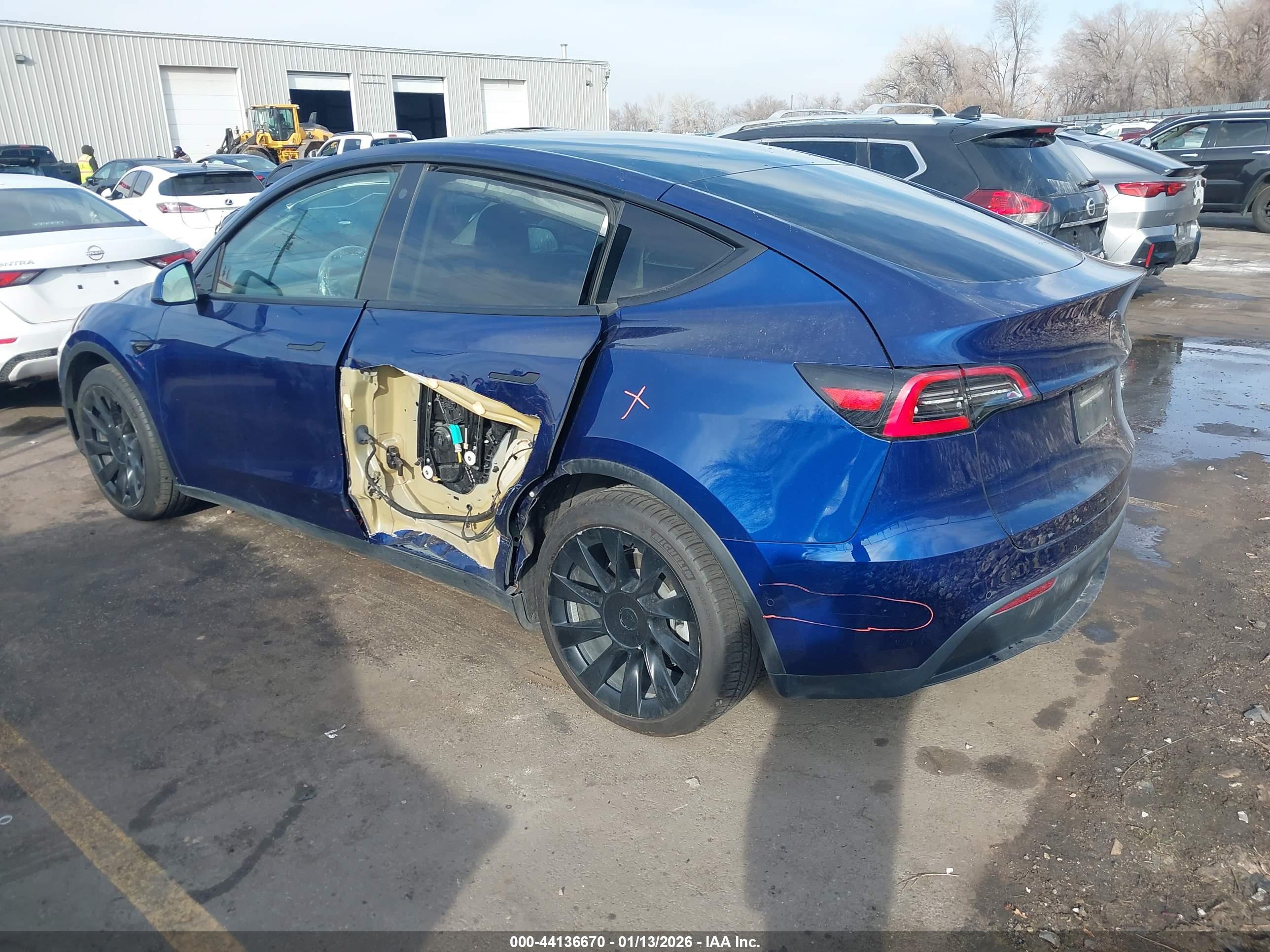 TESLA MODEL image 3