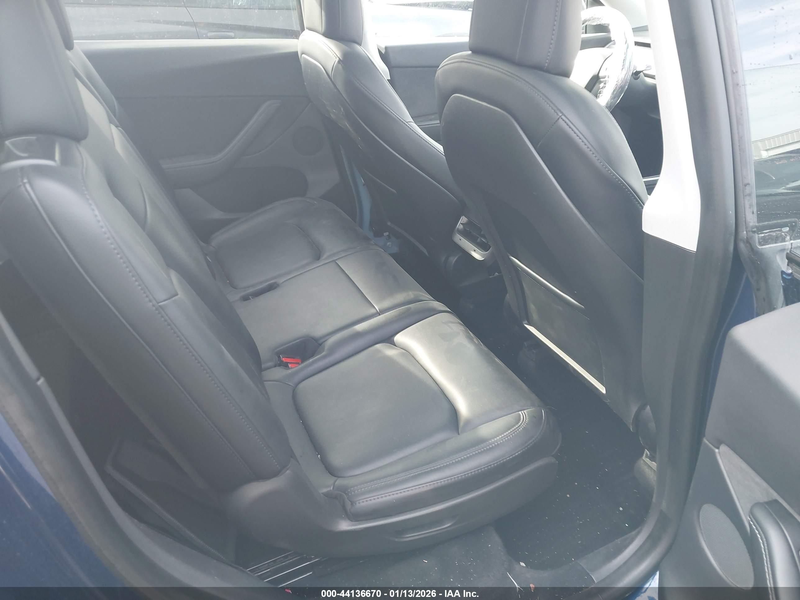 TESLA MODEL image 8