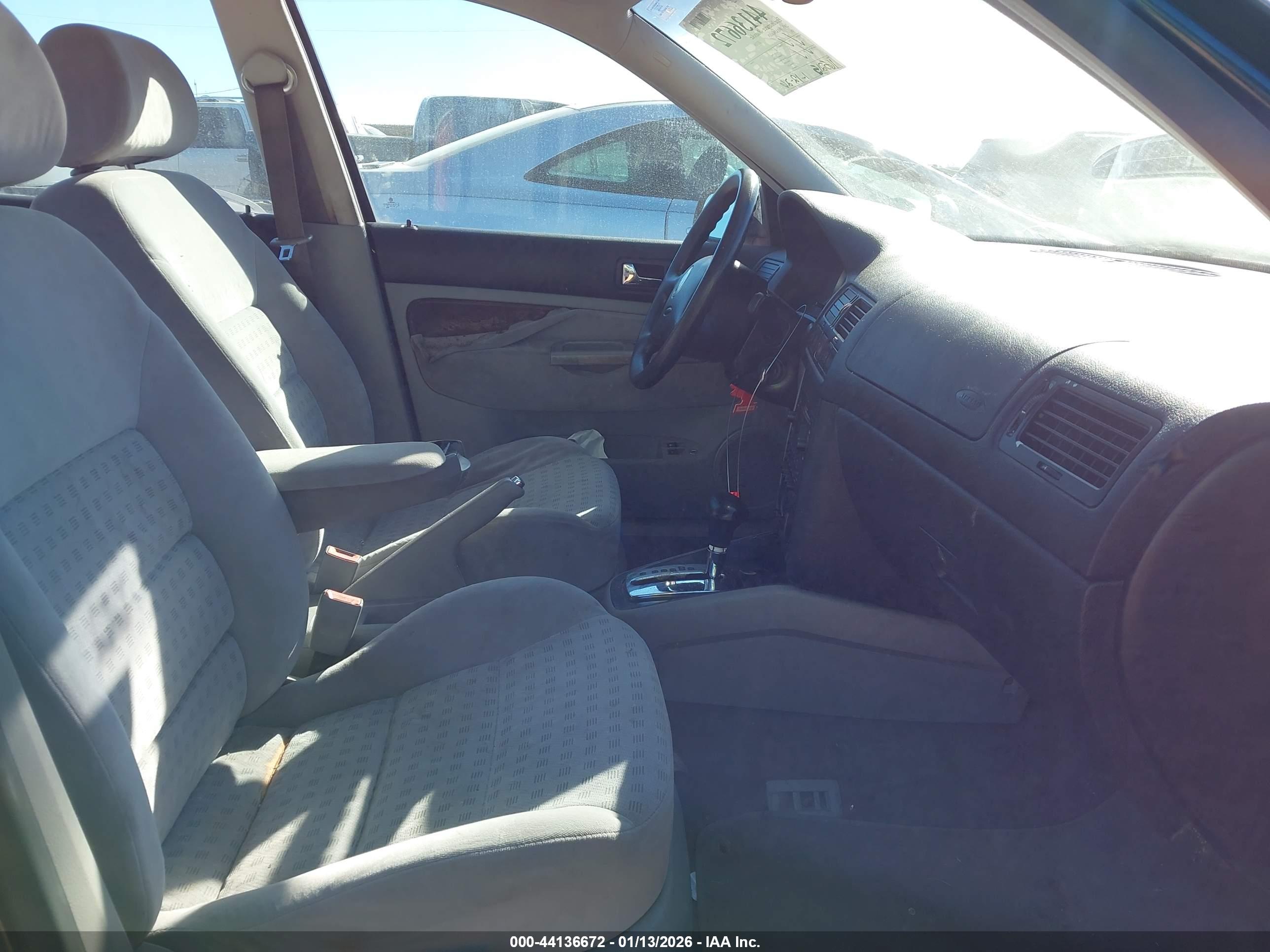 VOLKSWAGEN JETTA image 5