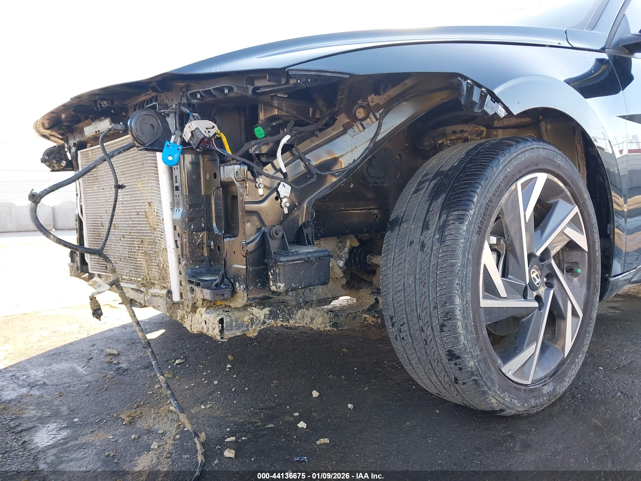 HYUNDAI ELANTRA image 6