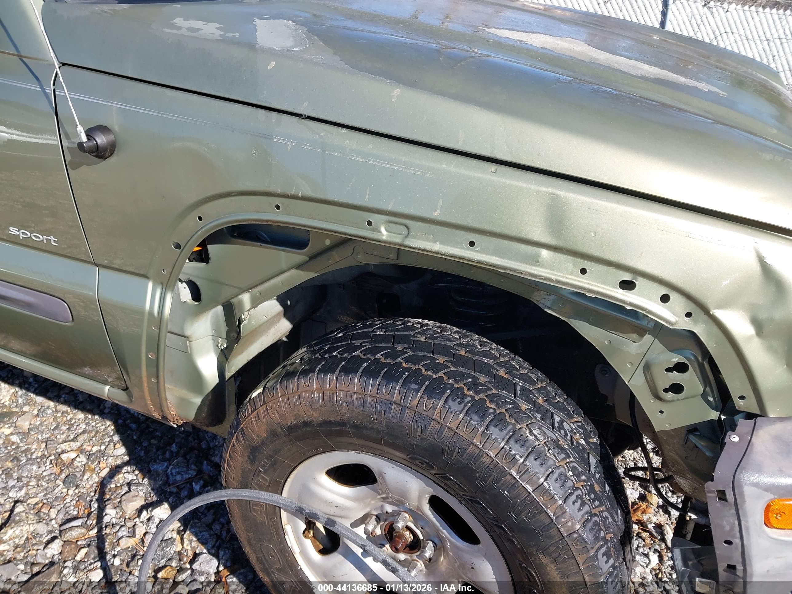 JEEP LIBERTY image 6