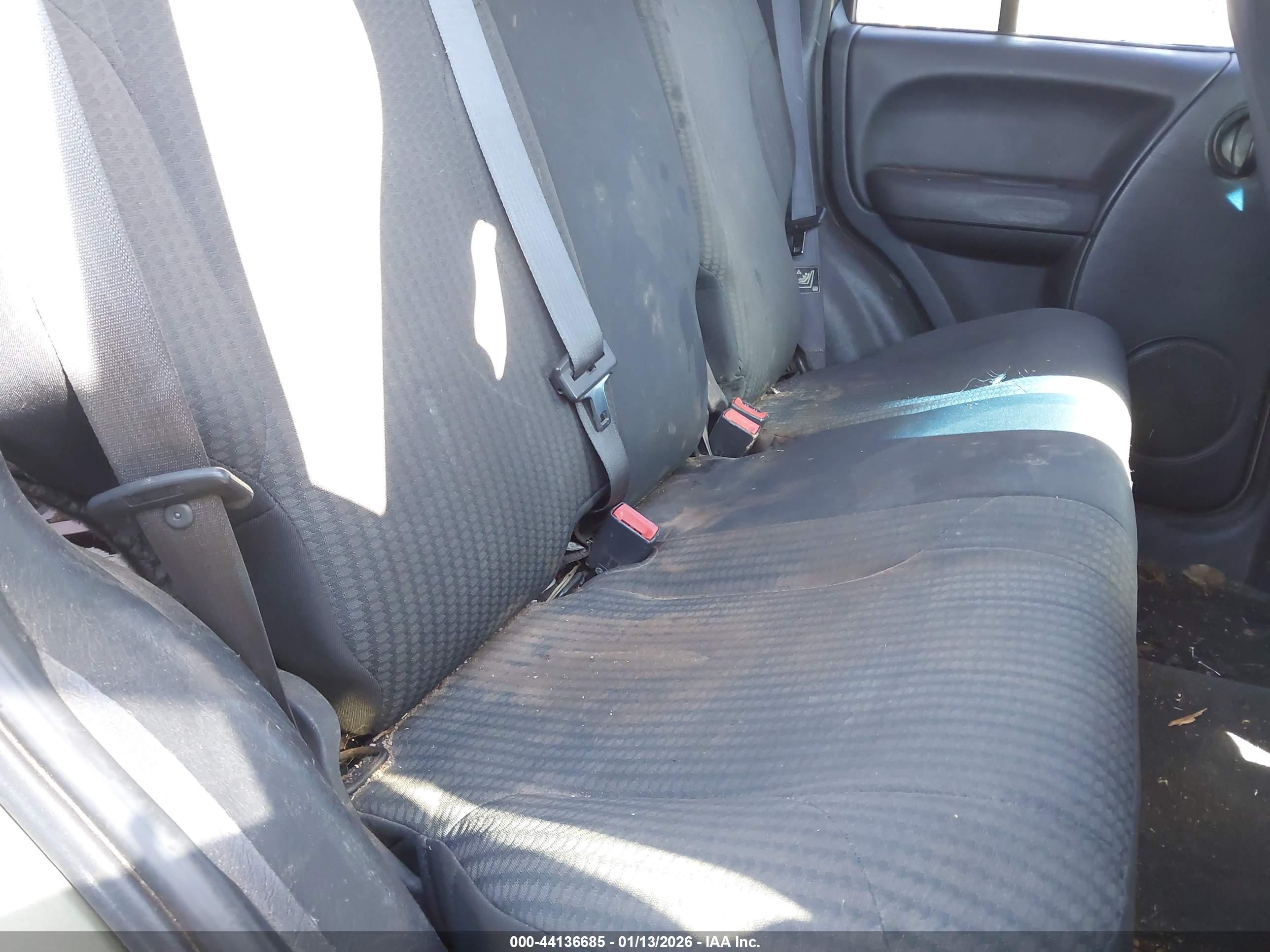 JEEP LIBERTY image 8