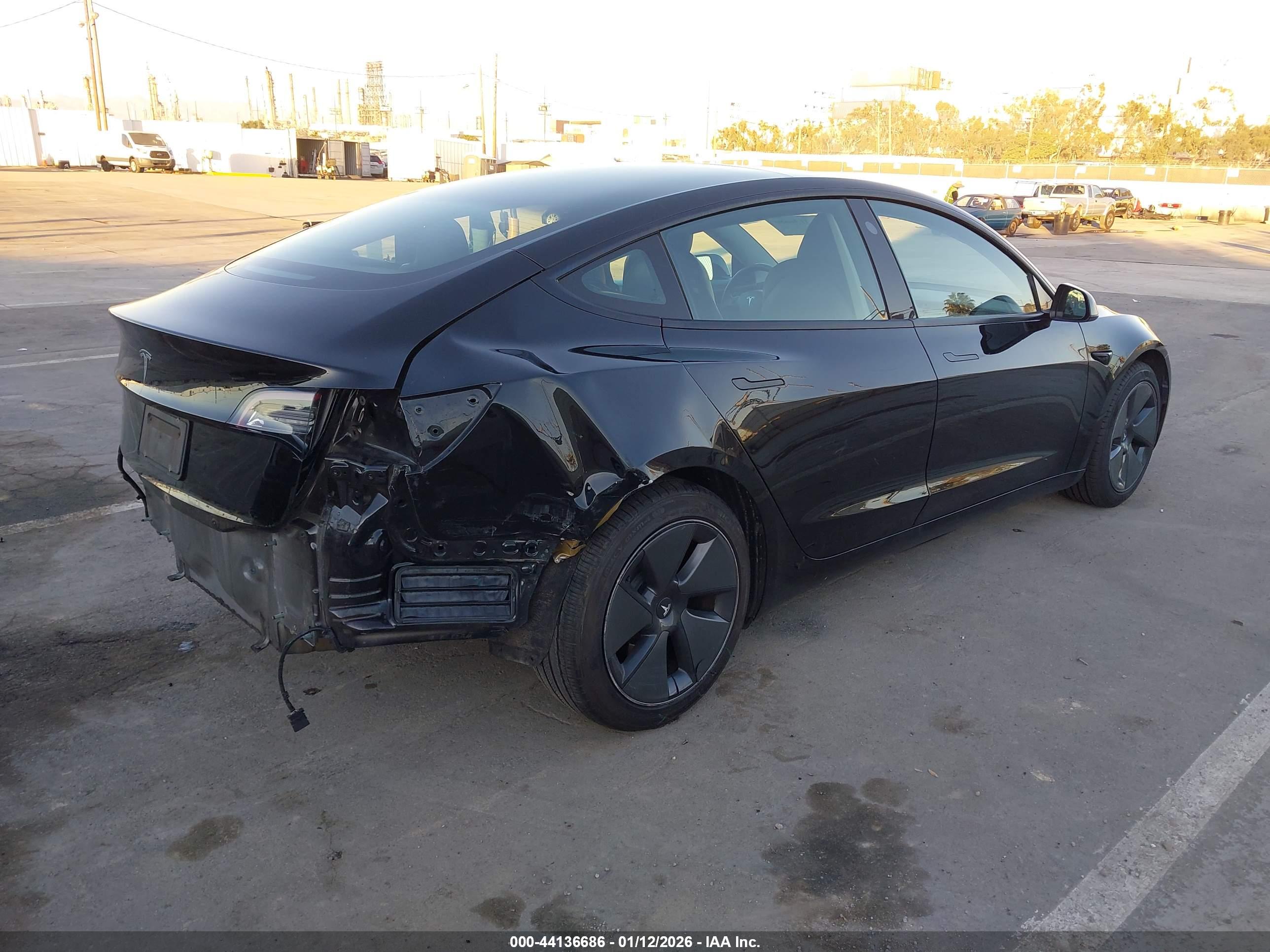 TESLA MODEL image 4