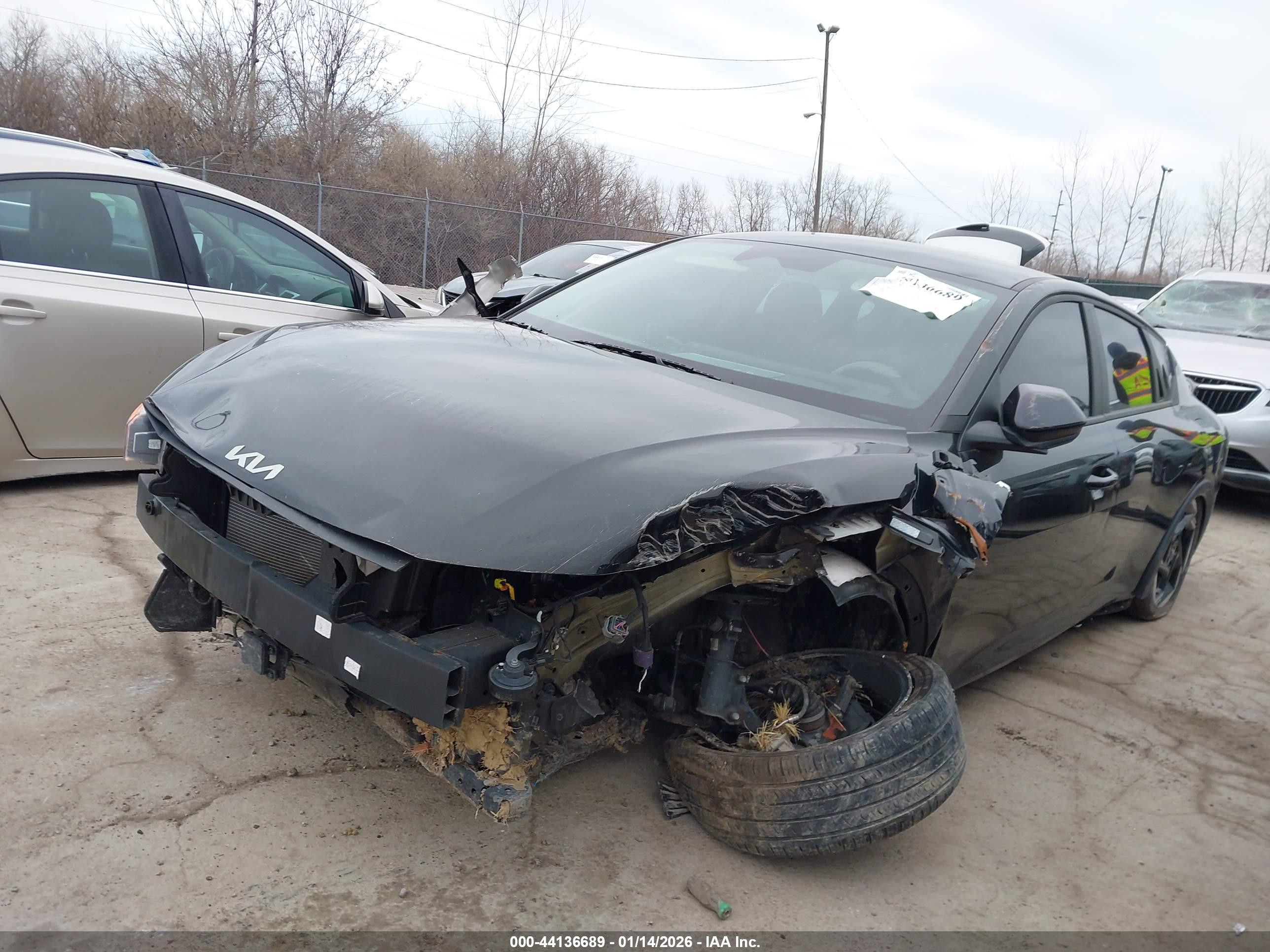 KIA K4 image 2