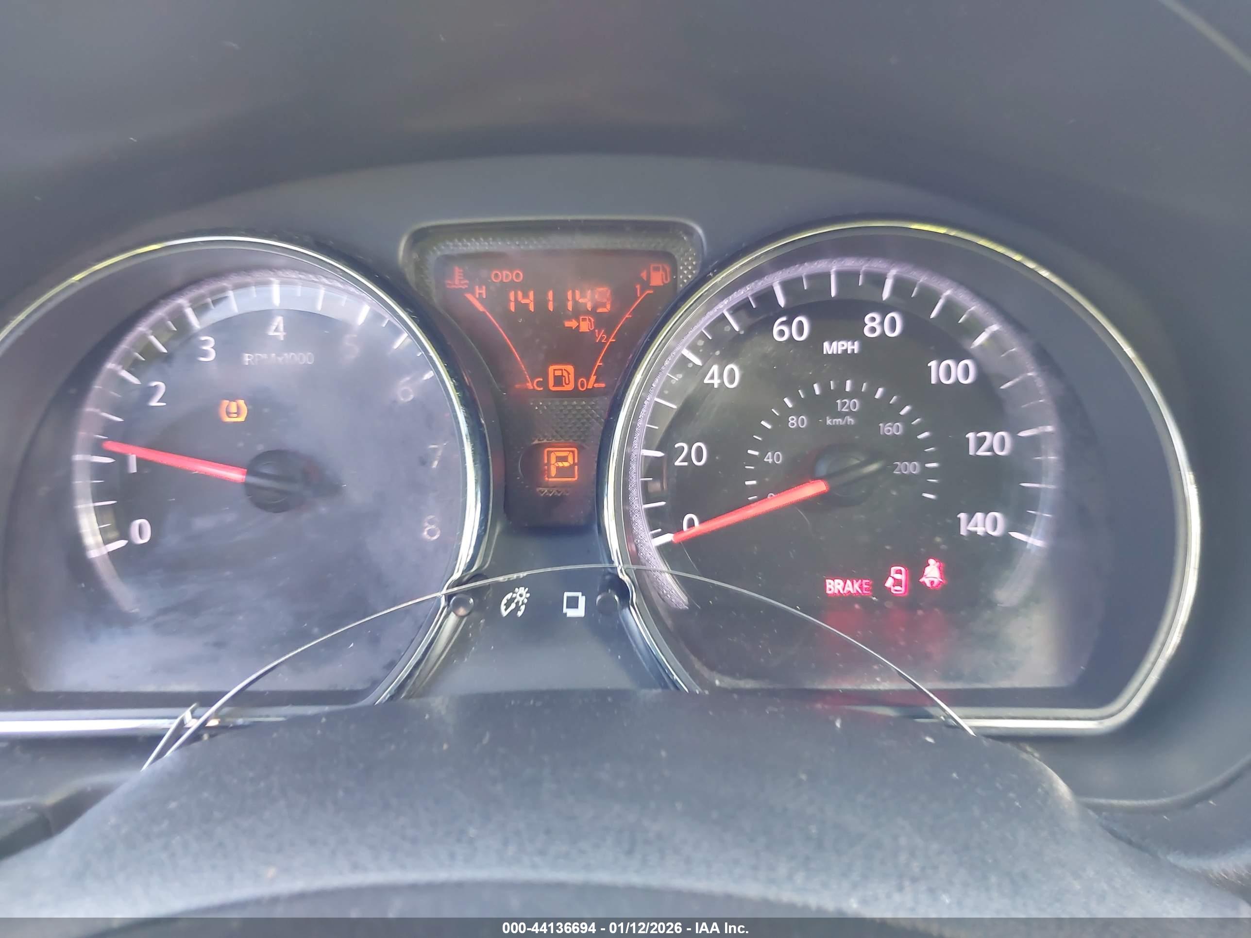 NISSAN VERSA image 7