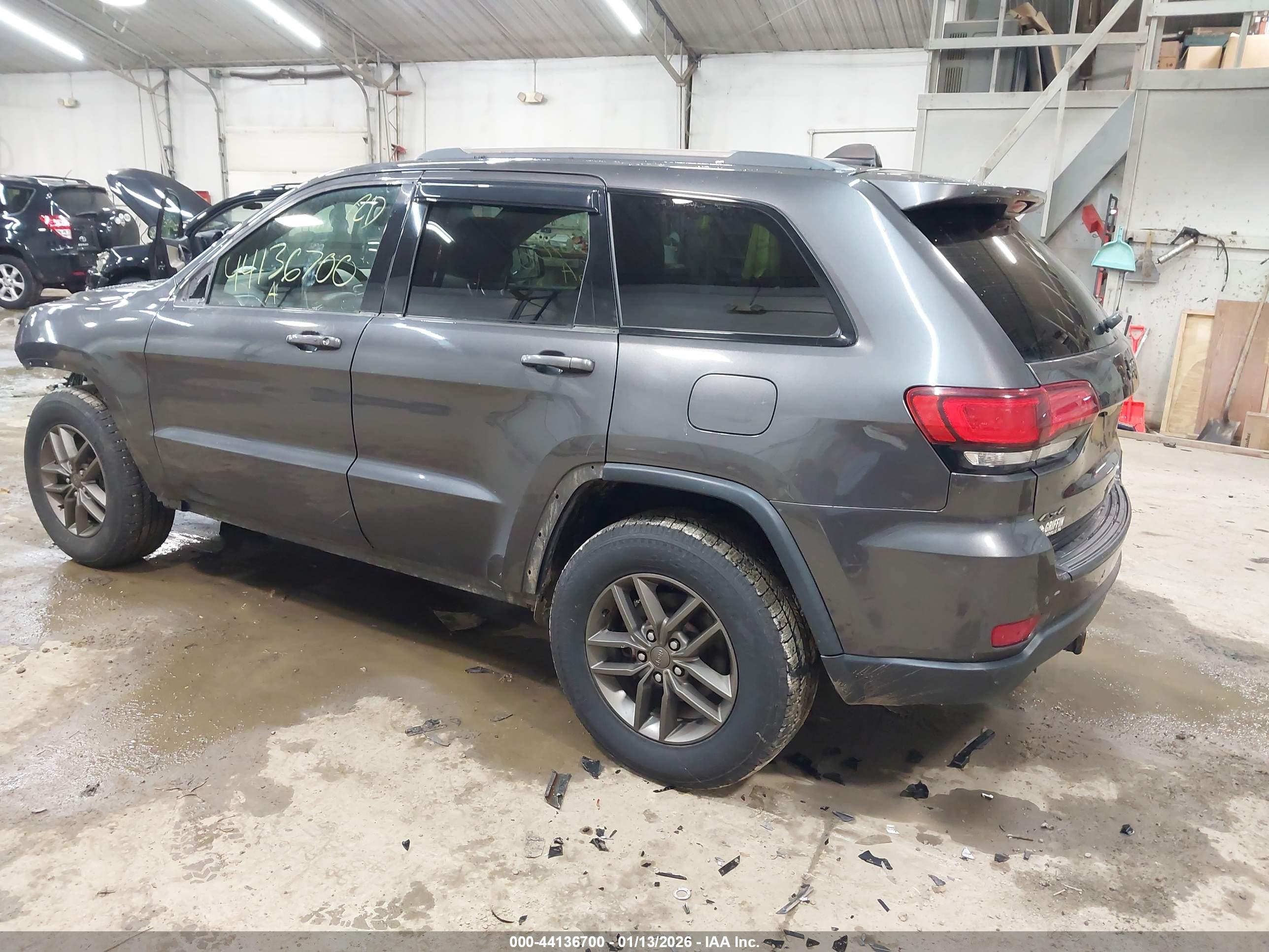 JEEP GRAND image 3