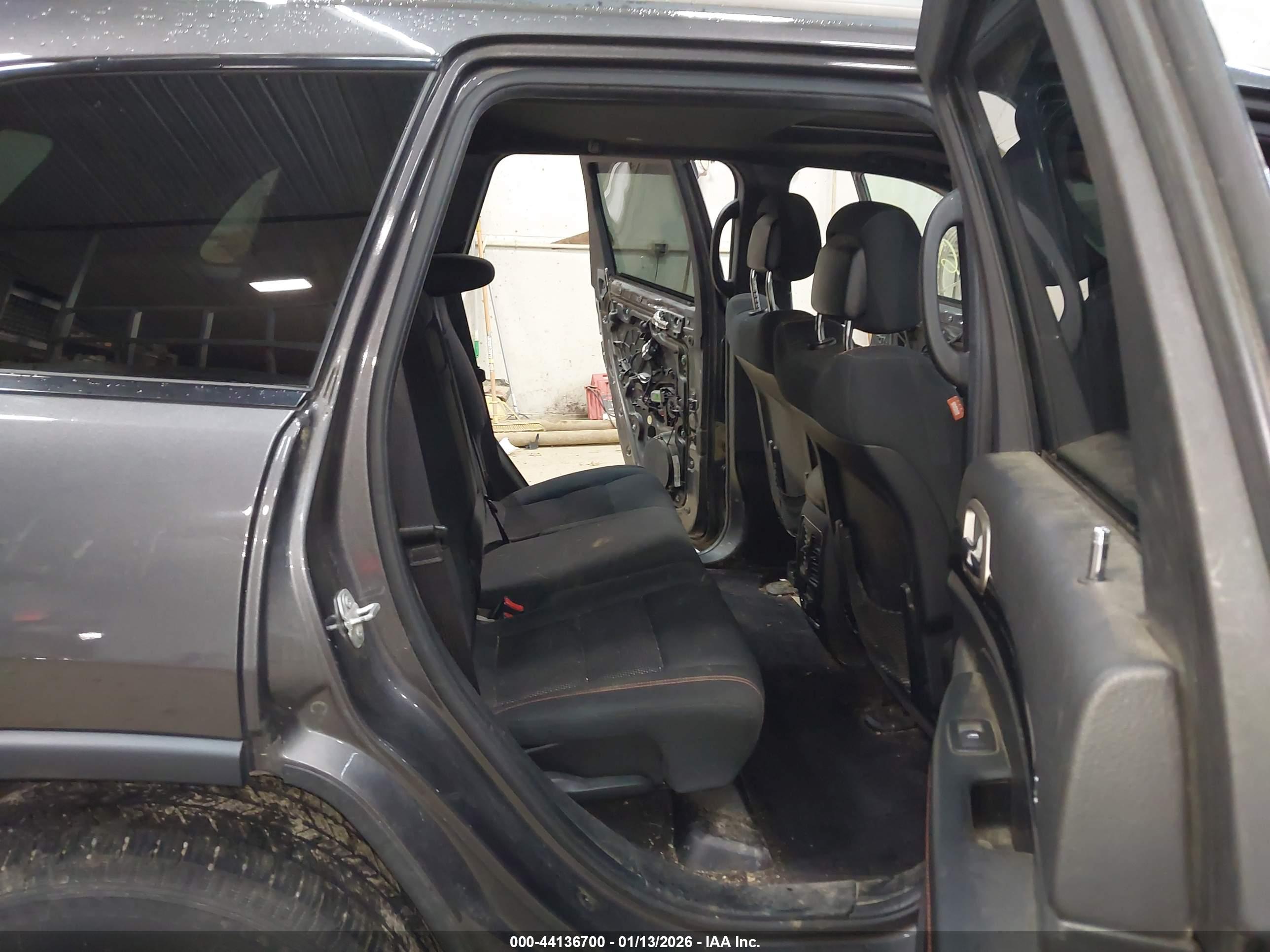 JEEP GRAND image 8