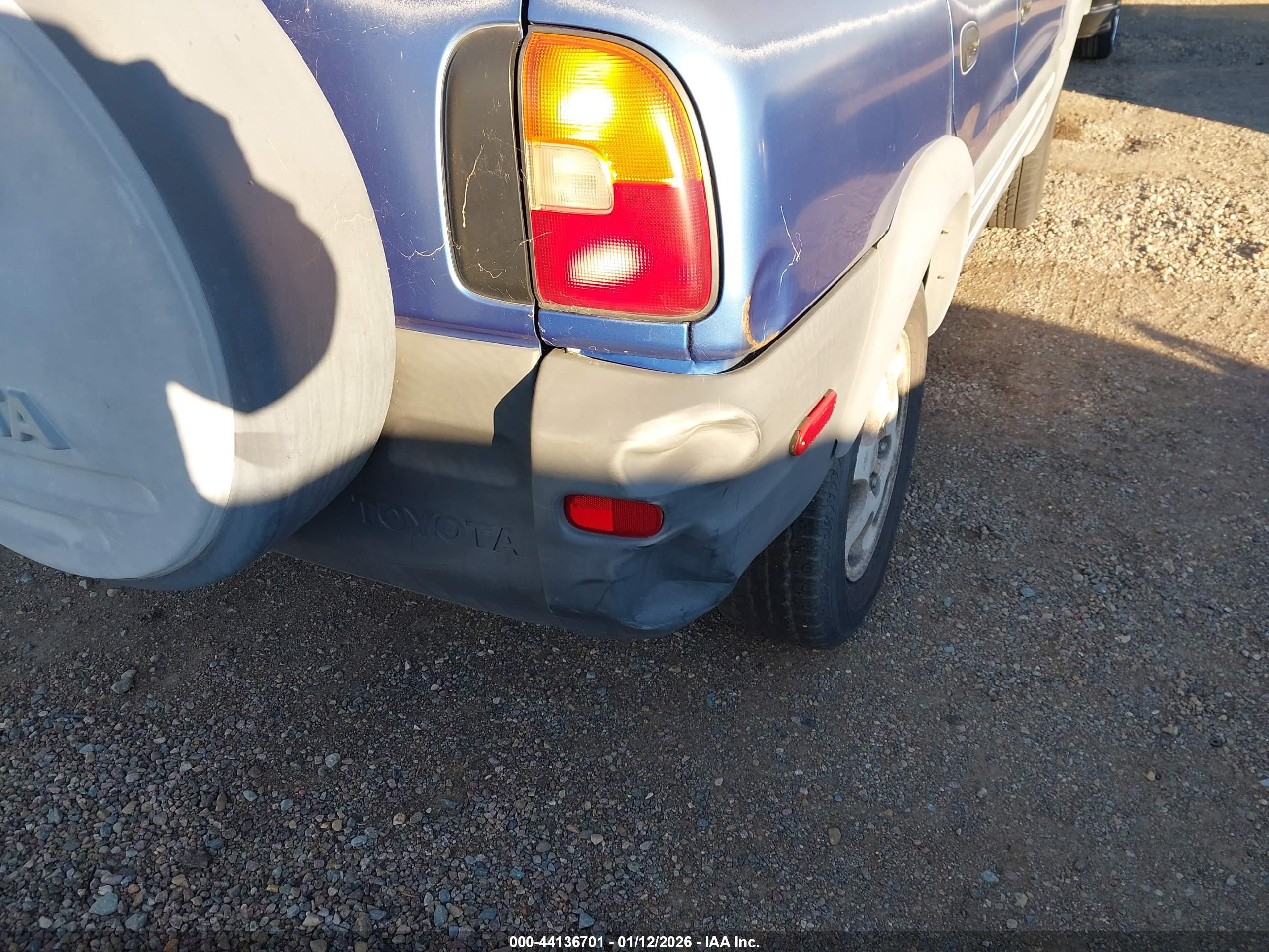 TOYOTA RAV4 image 6