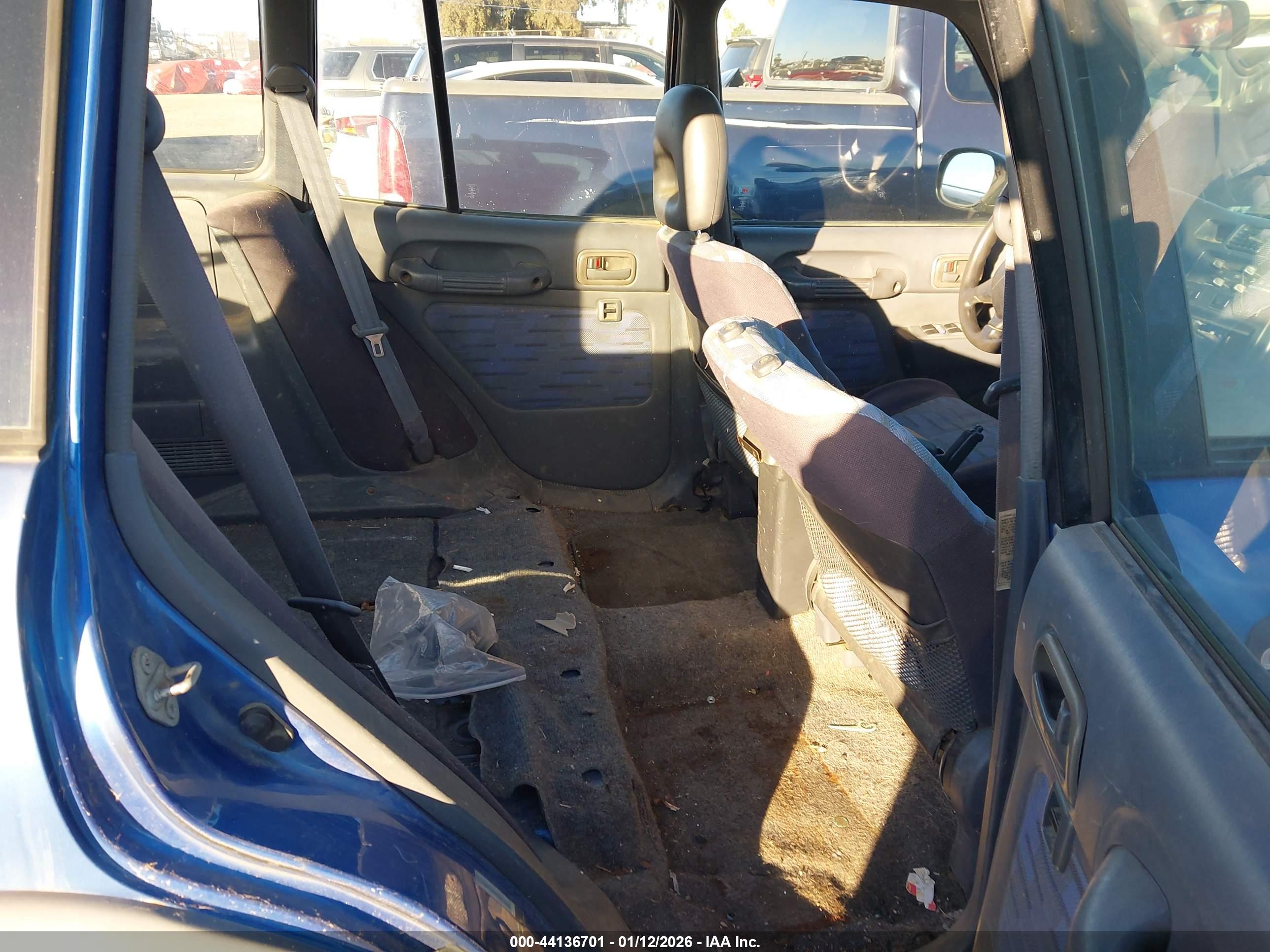TOYOTA RAV4 image 8