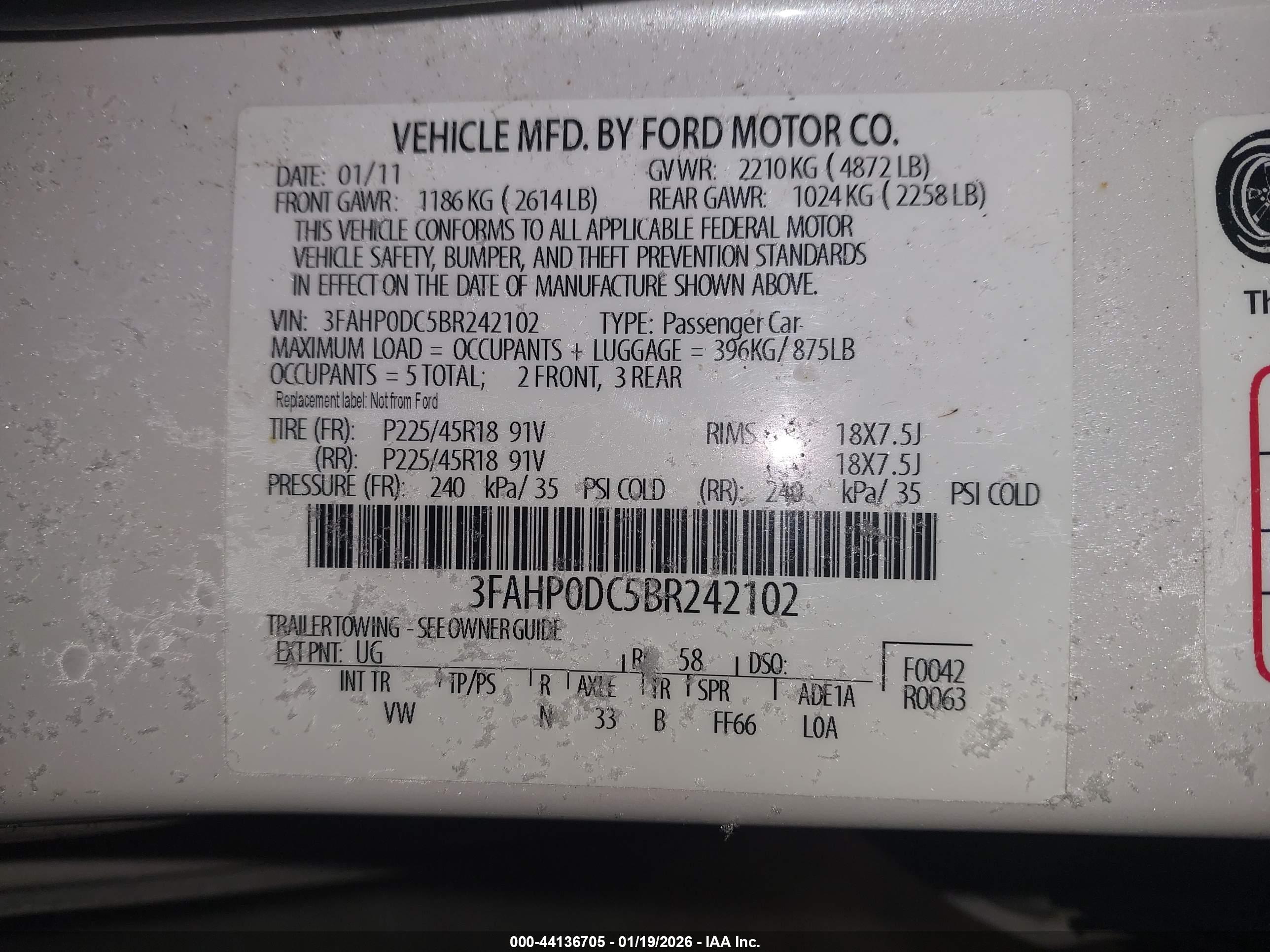 FORD FUSION image 9