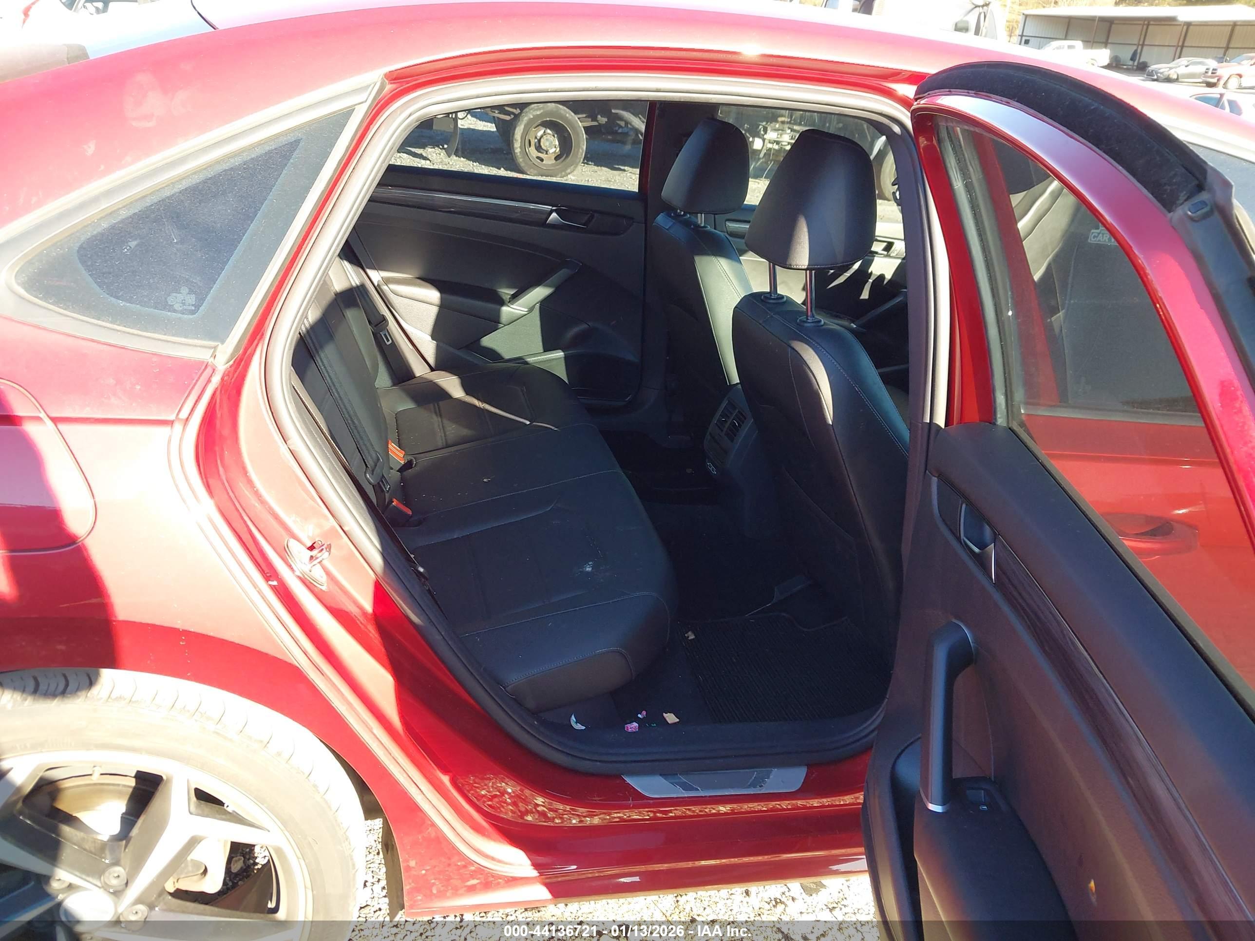 VOLKSWAGEN PASSAT image 8