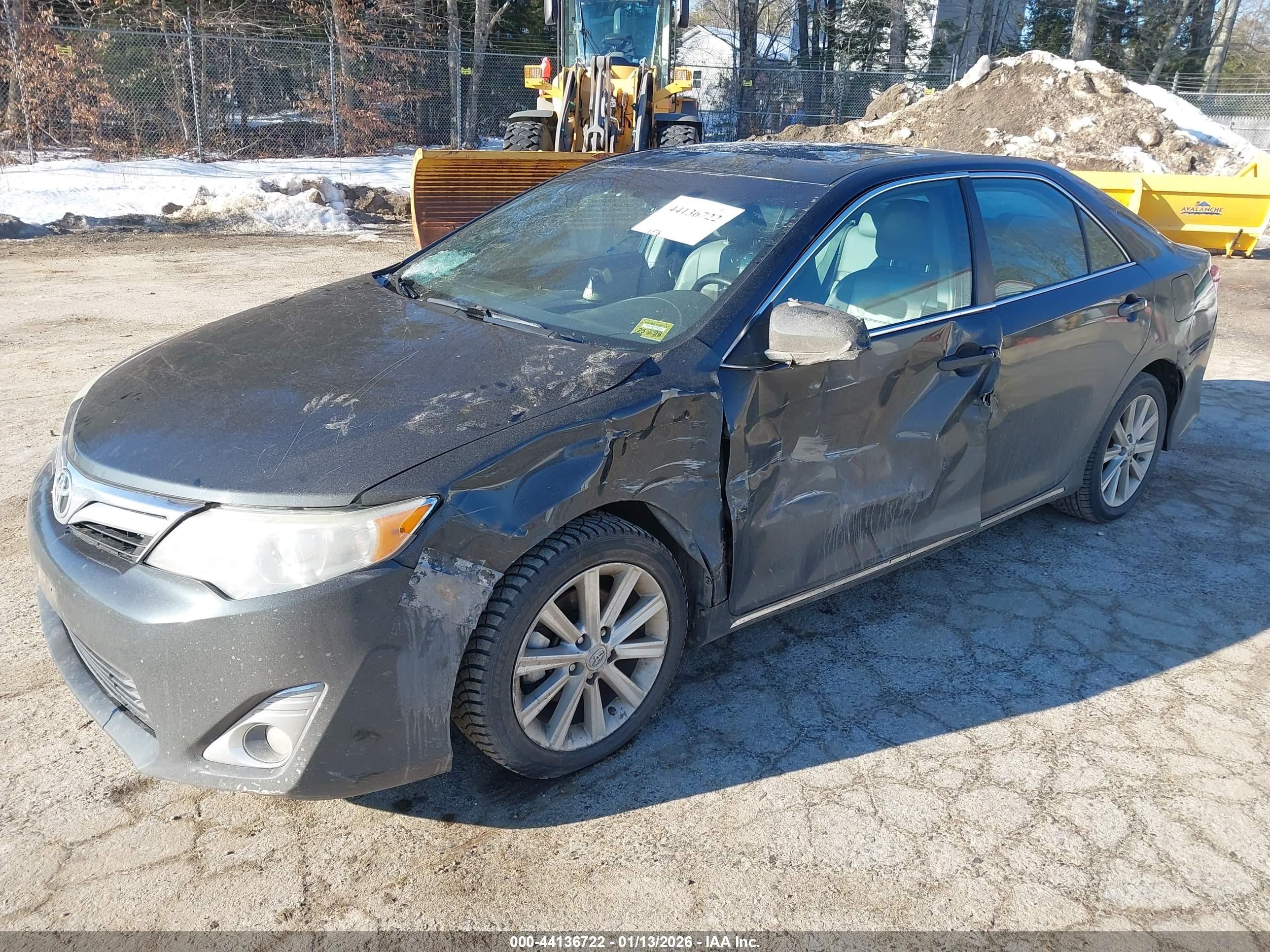 TOYOTA CAMRY image 2
