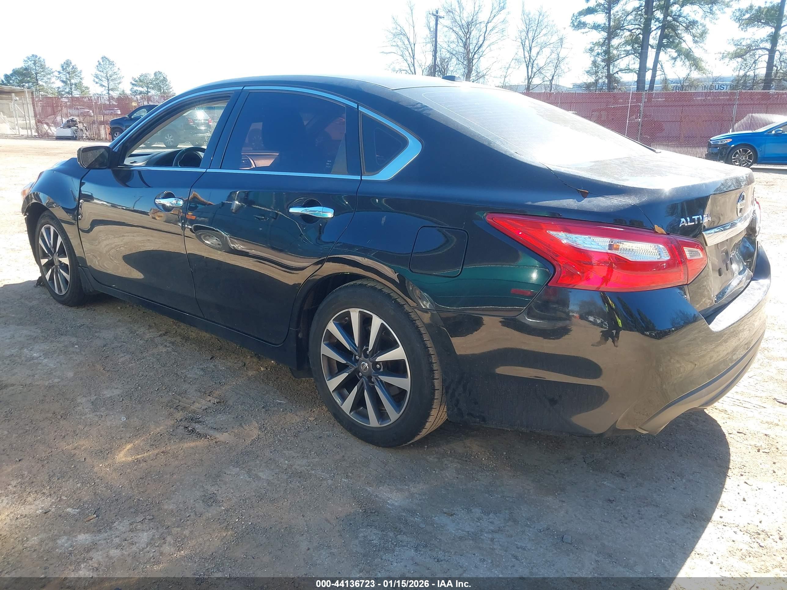 NISSAN ALTIMA image 3