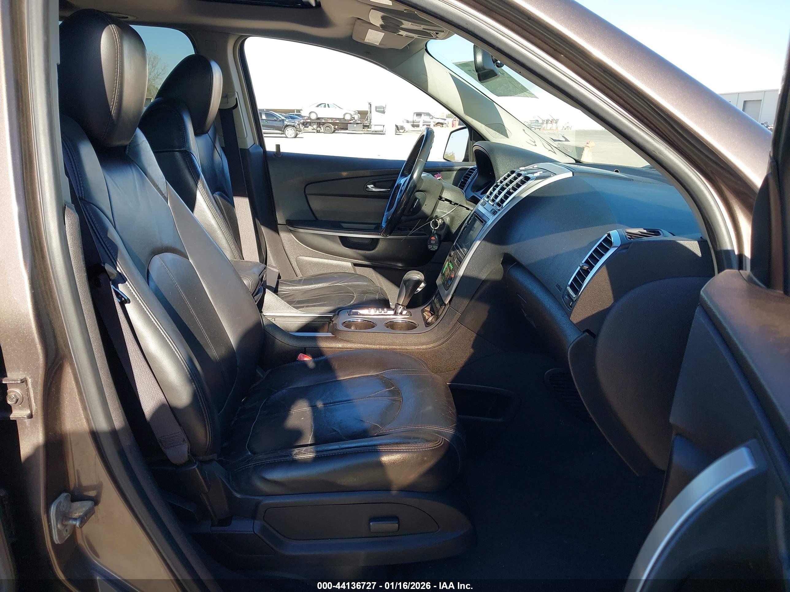 GMC ACADIA image 5