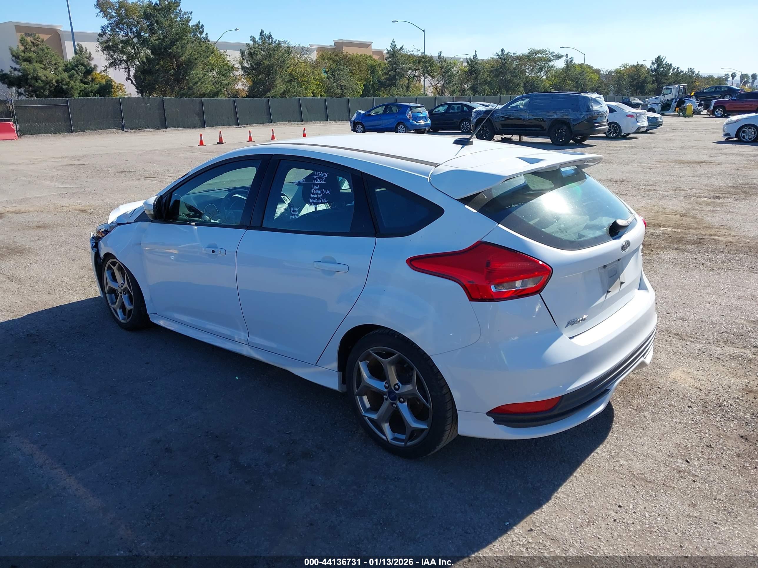 FORD FOCUS image 3