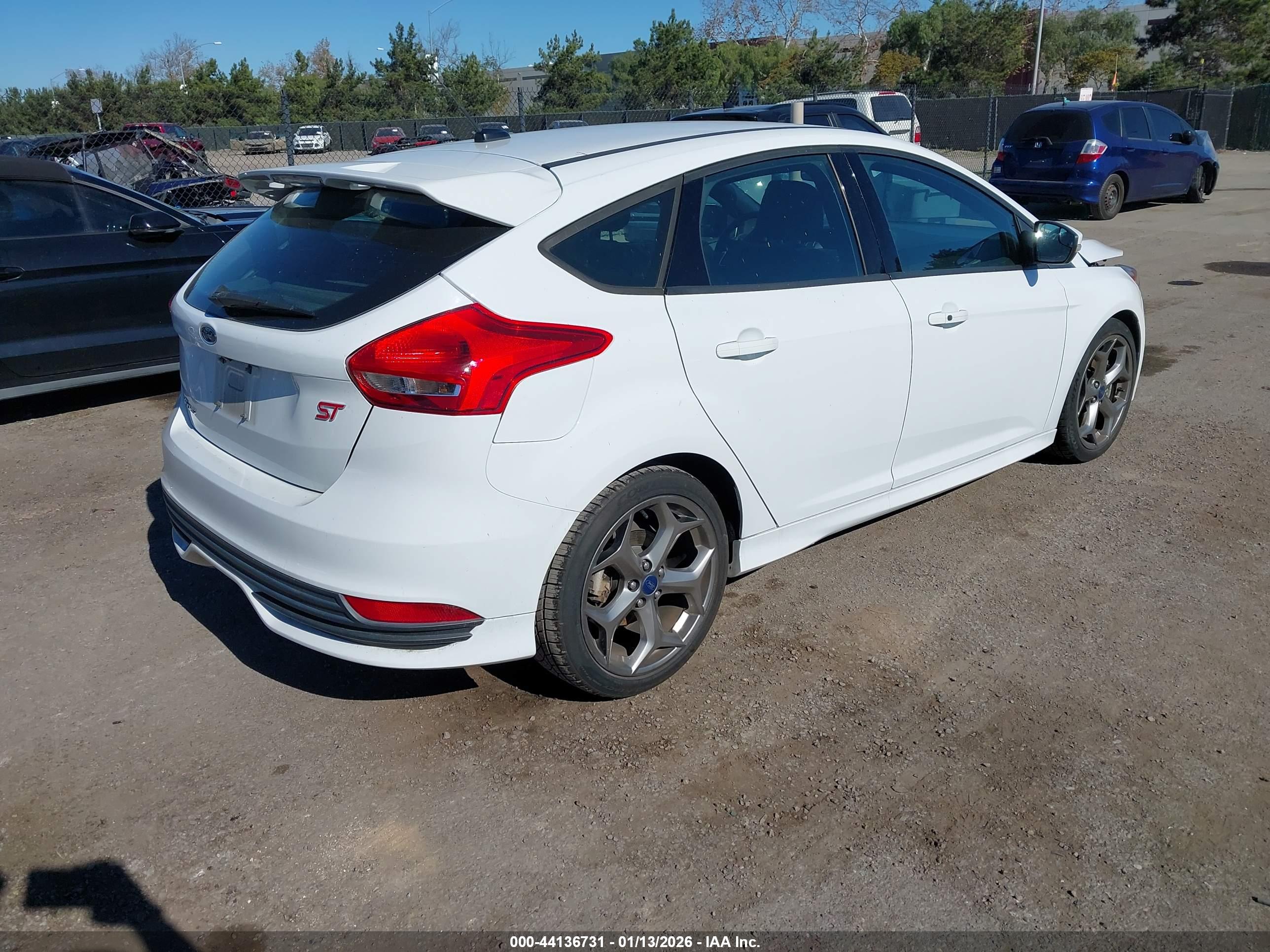 FORD FOCUS image 4