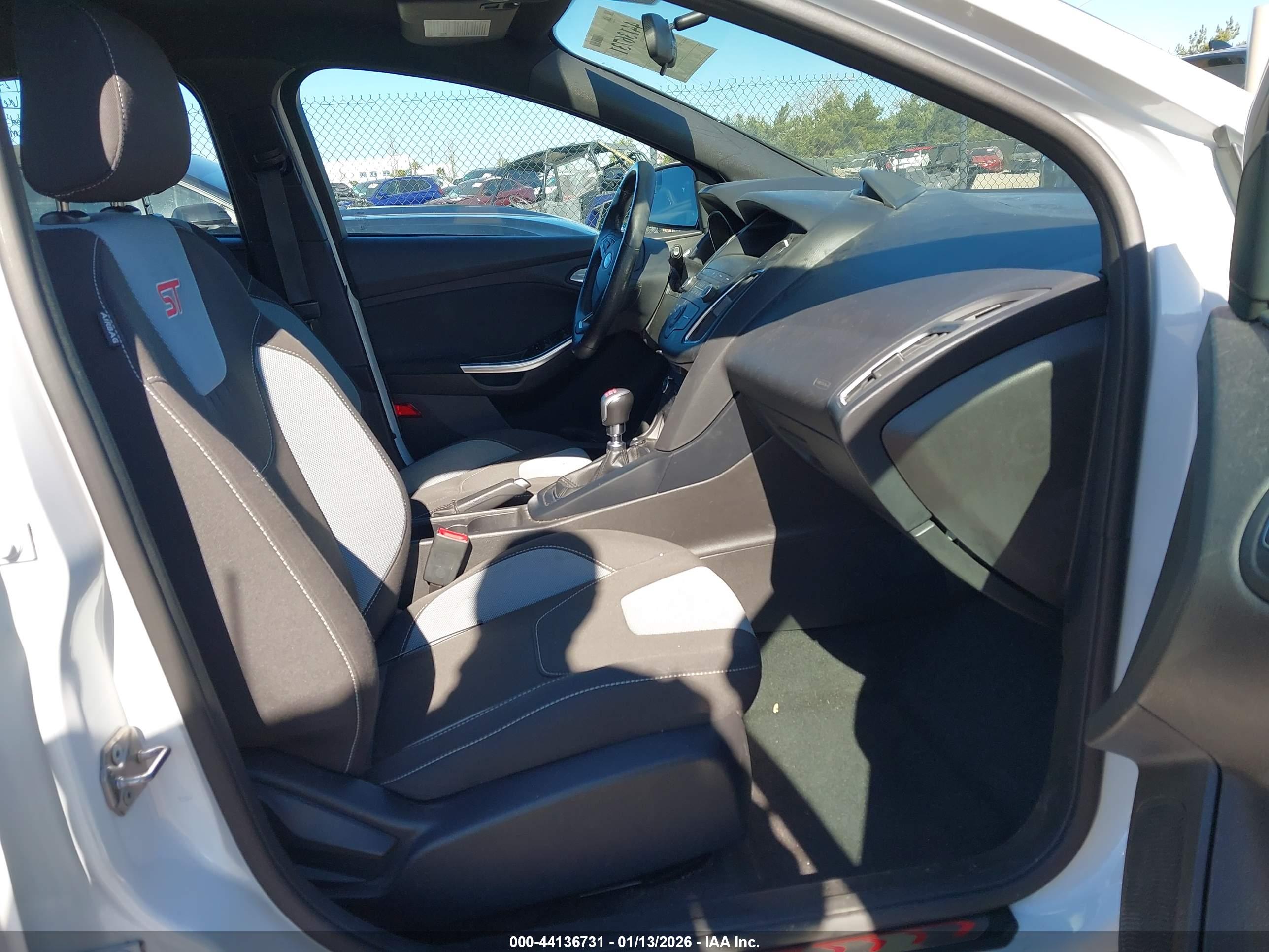 FORD FOCUS image 5