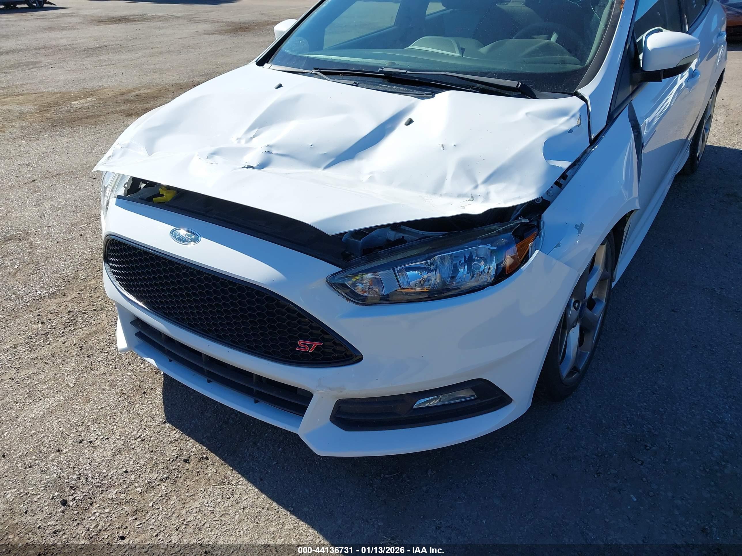 FORD FOCUS image 6