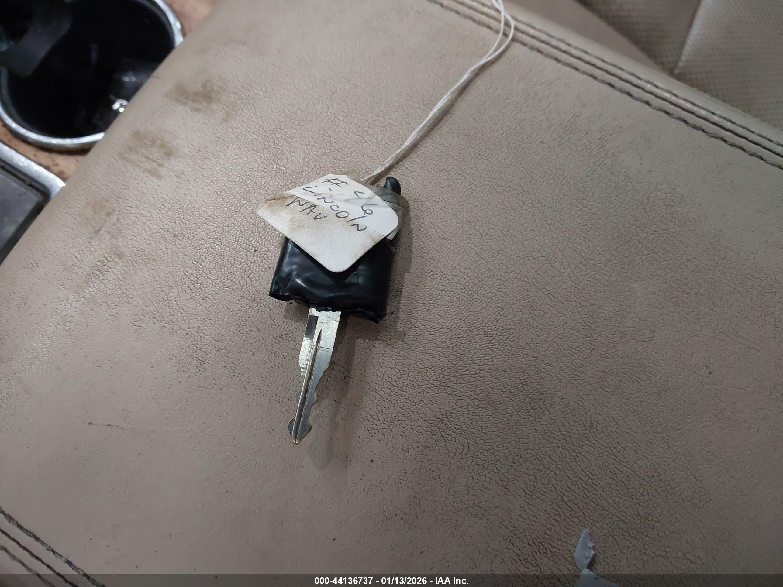 LINCOLN NAVIGATOR image 11