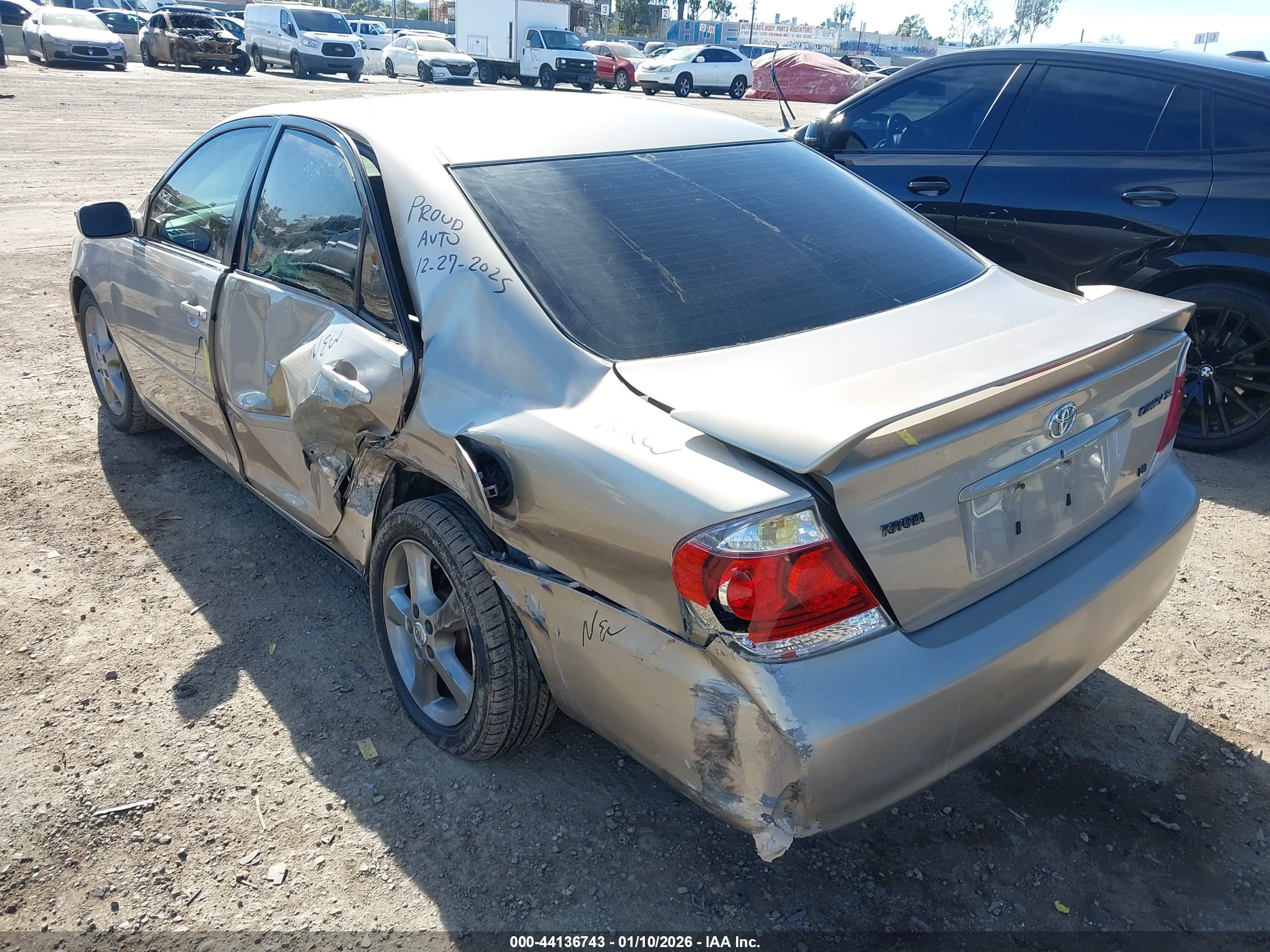 TOYOTA CAMRY image 3