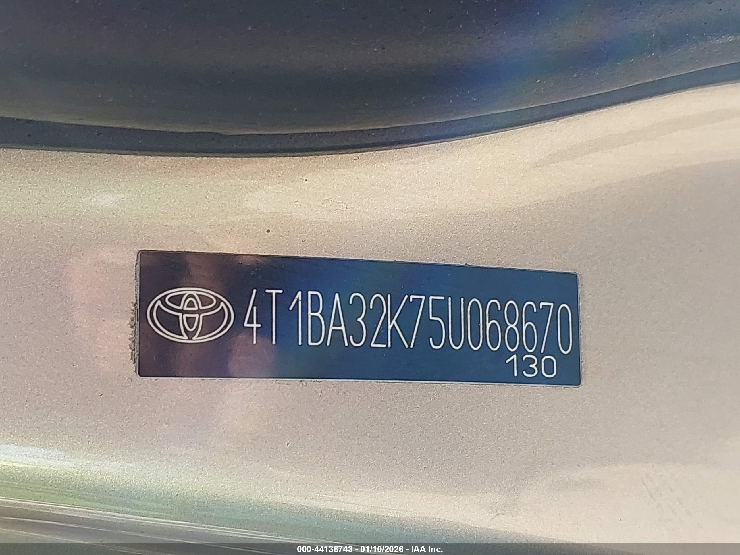 TOYOTA CAMRY image 9