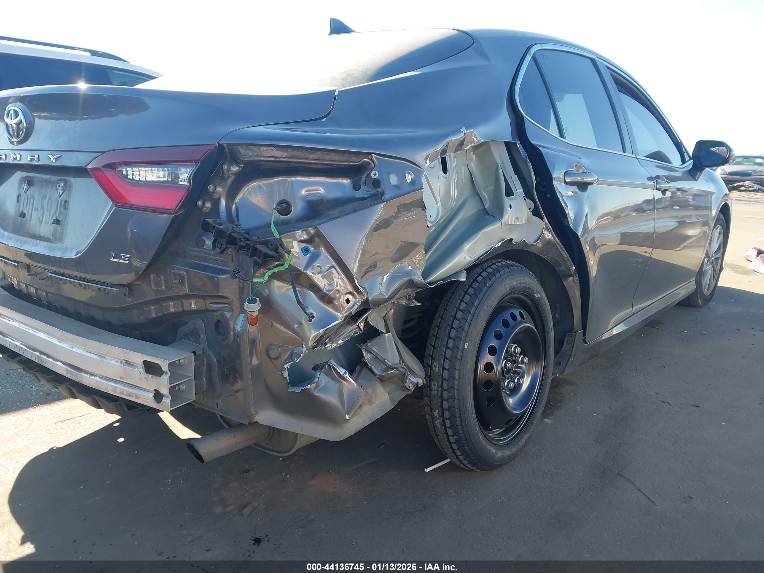 TOYOTA CAMRY image 6