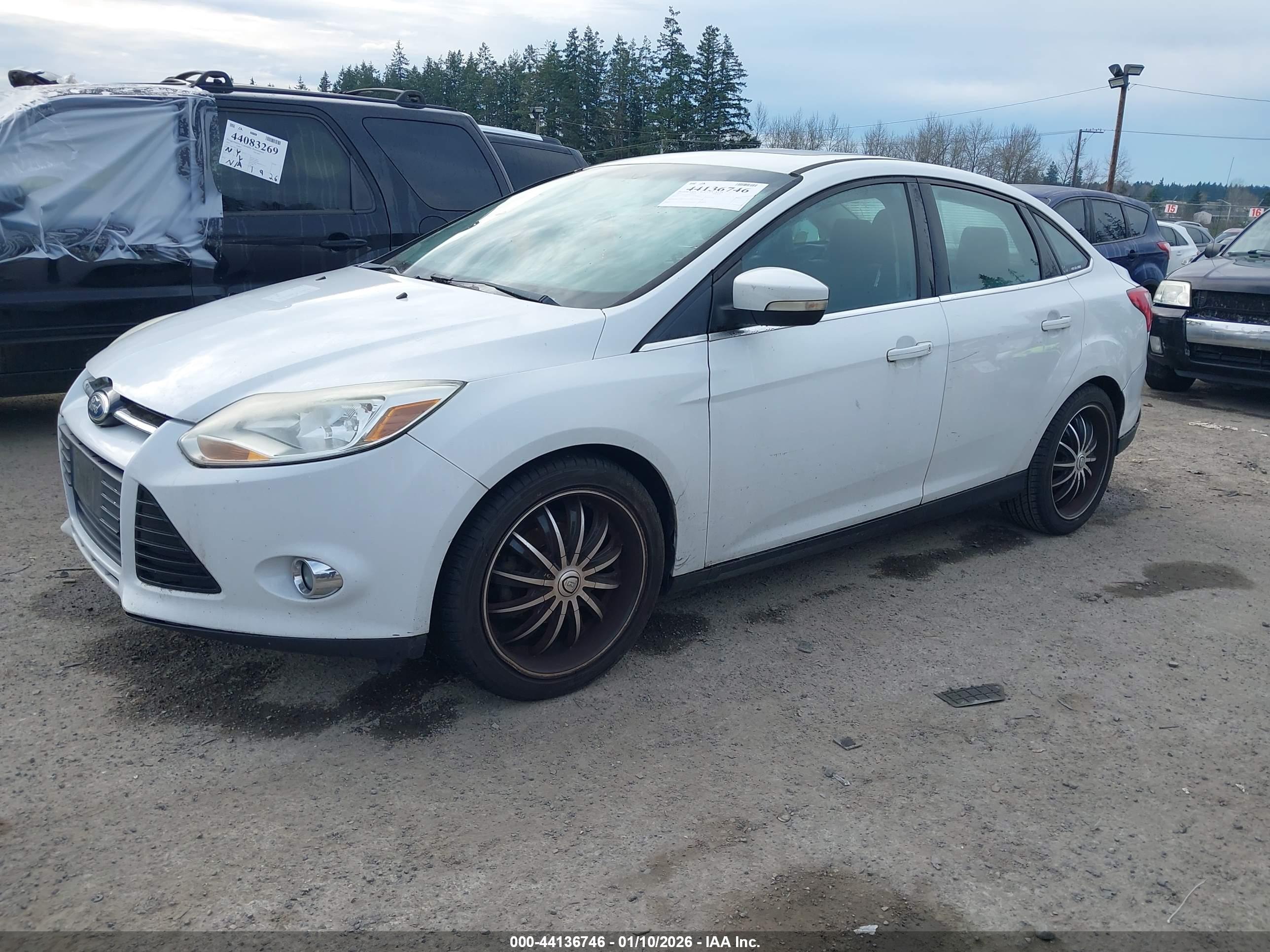 FORD FOCUS image 2