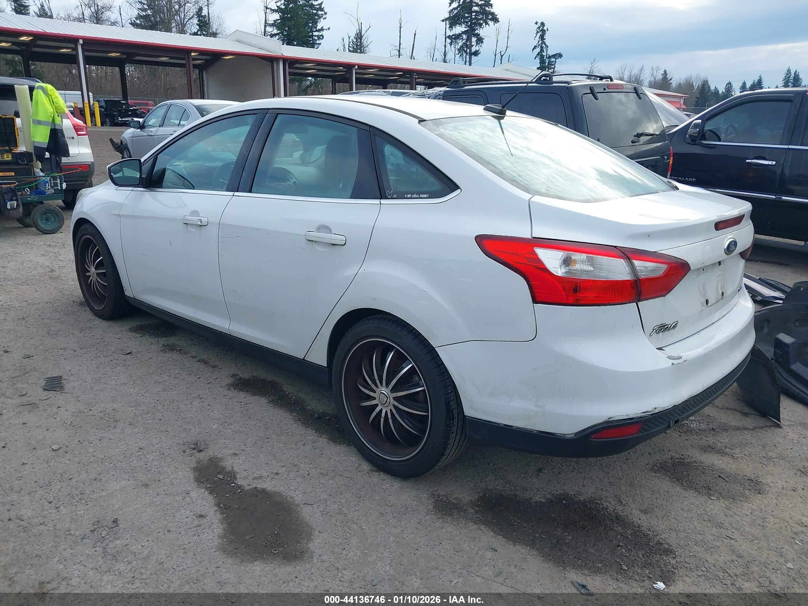 FORD FOCUS image 3