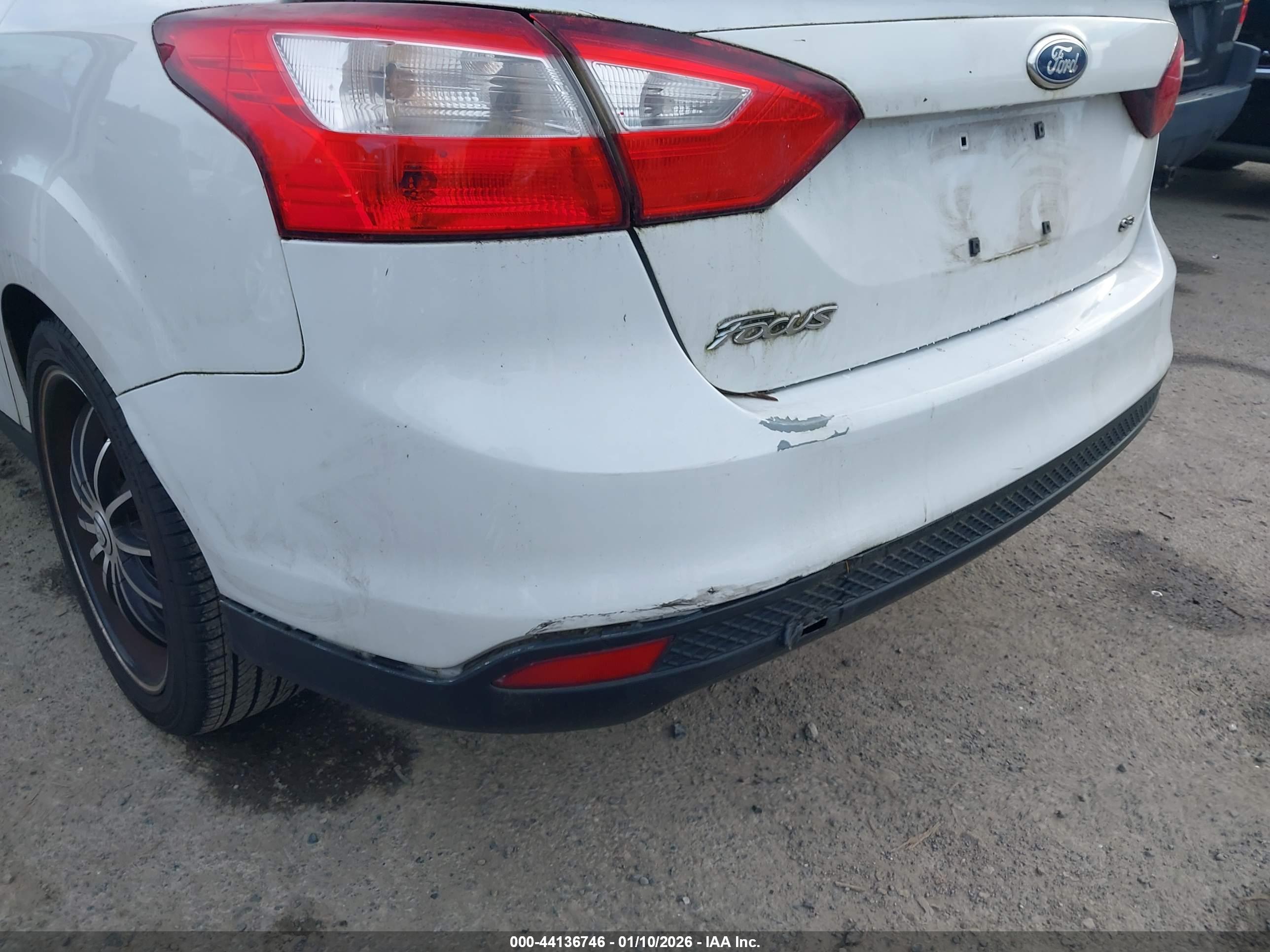 FORD FOCUS image 6