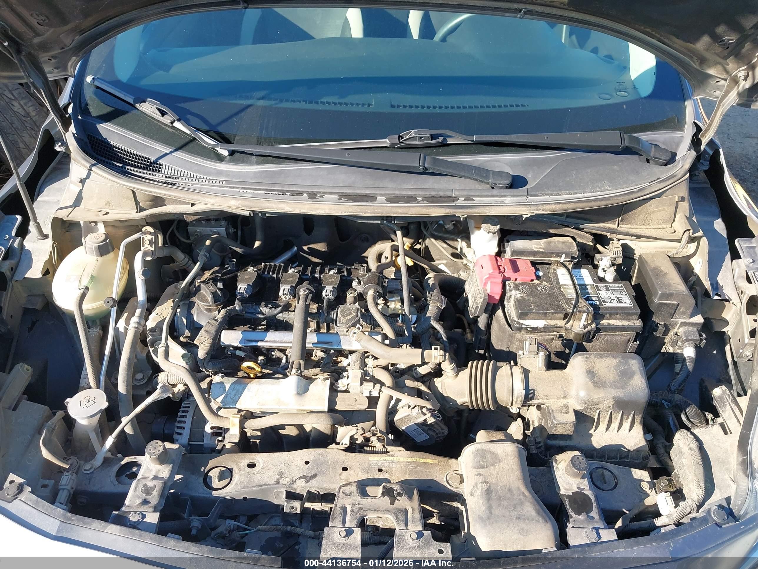NISSAN VERSA image 10