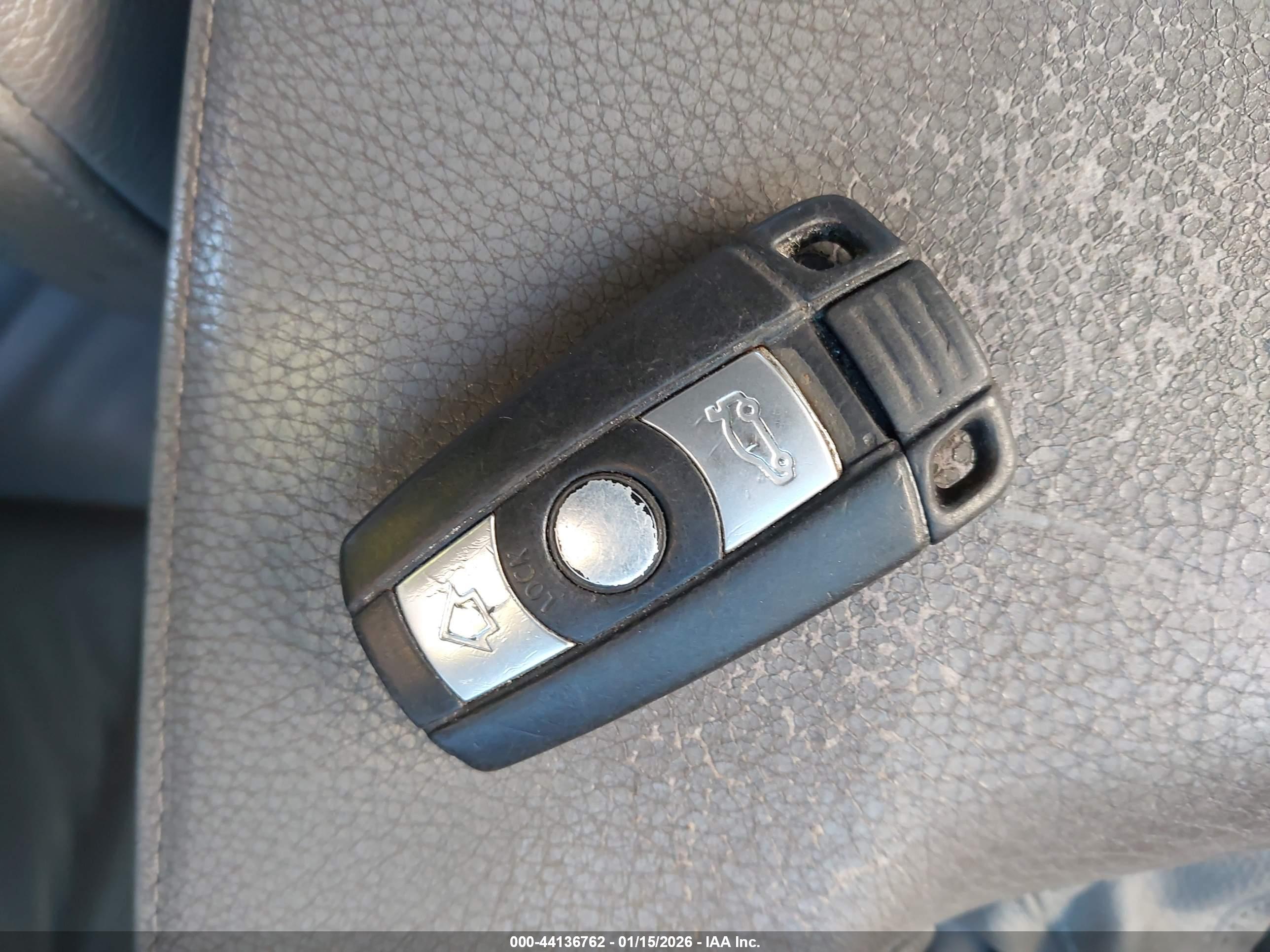 BMW 335XI image 11