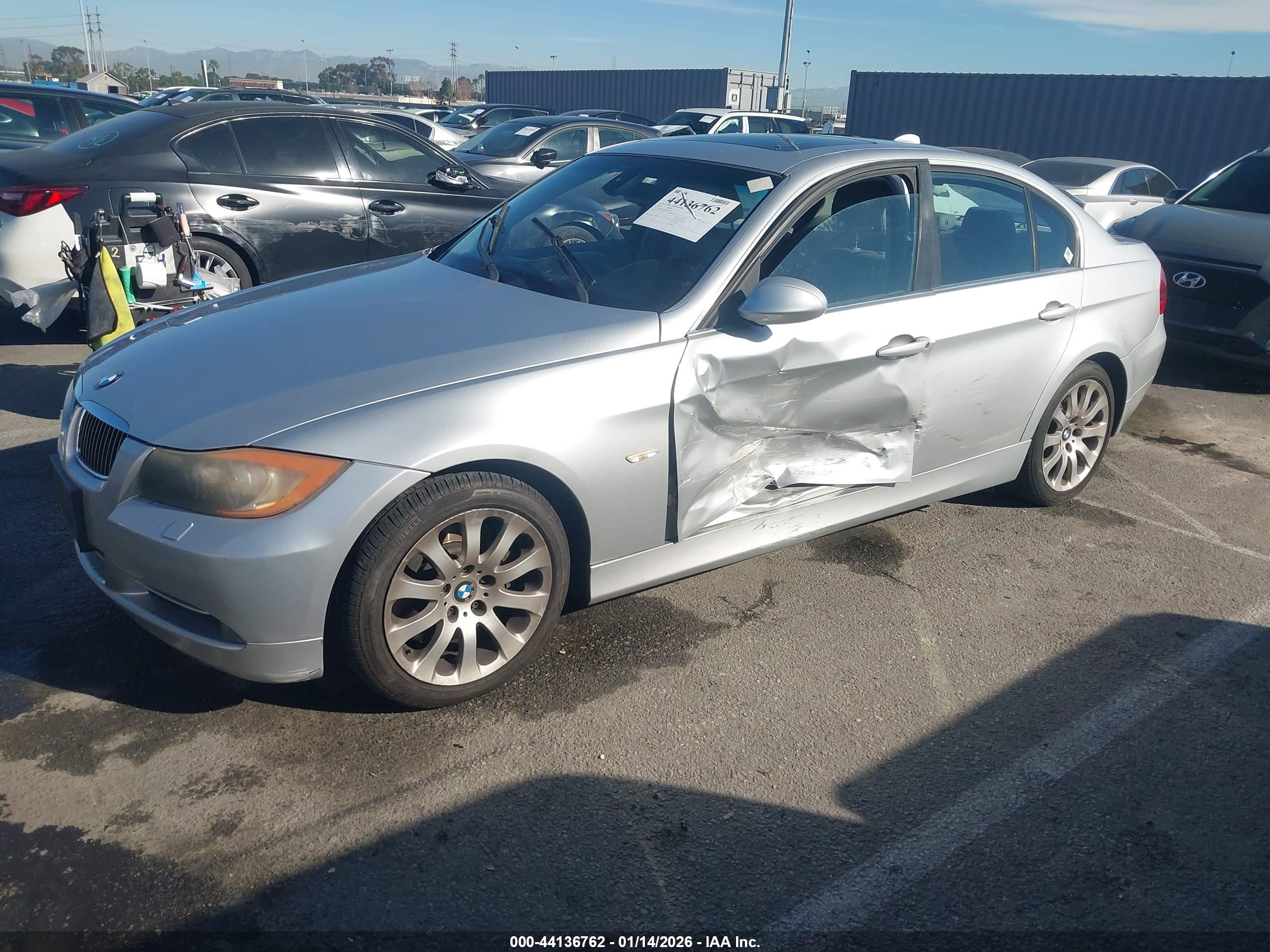 BMW 335XI image 2