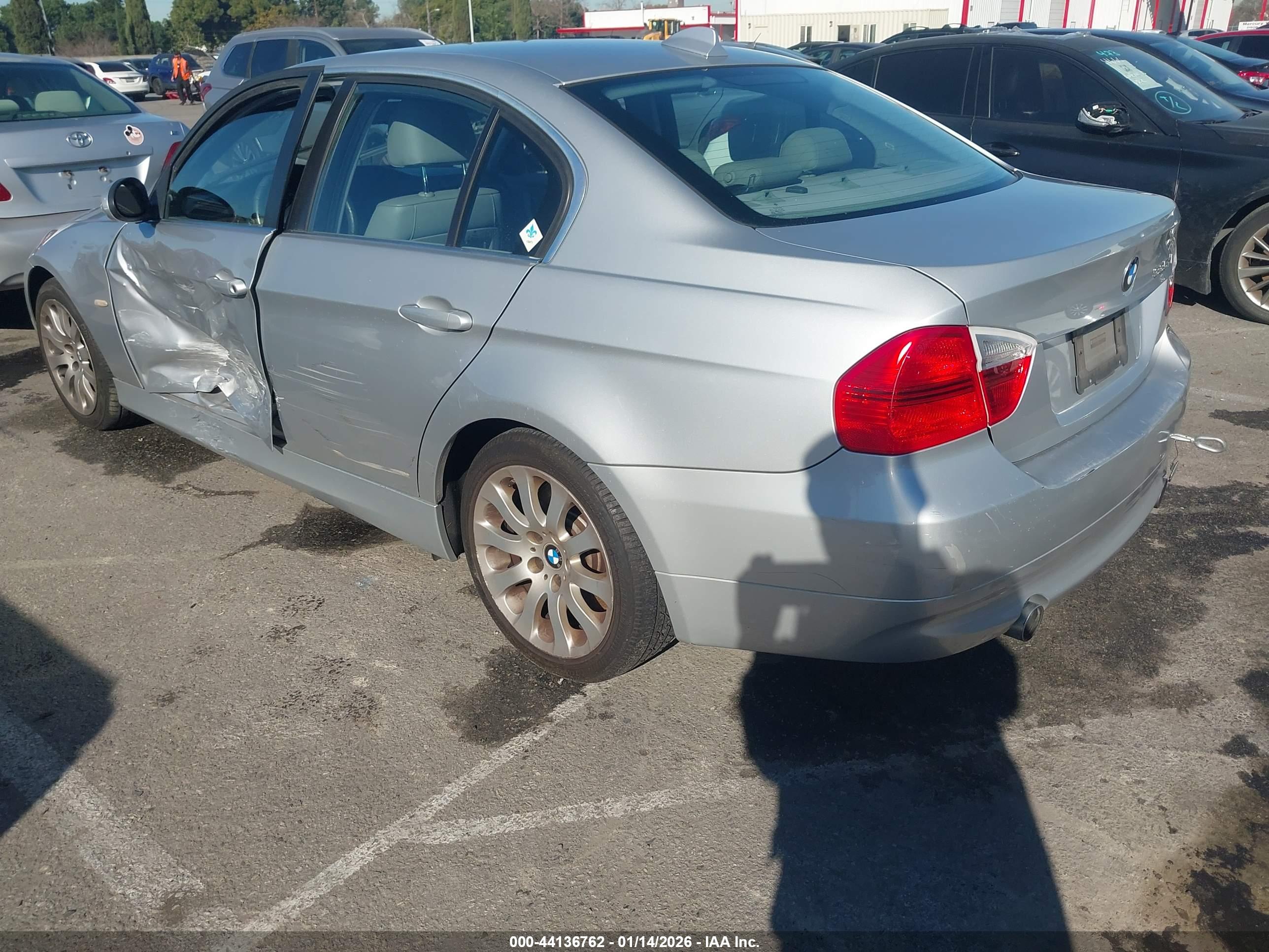BMW 335XI image 3