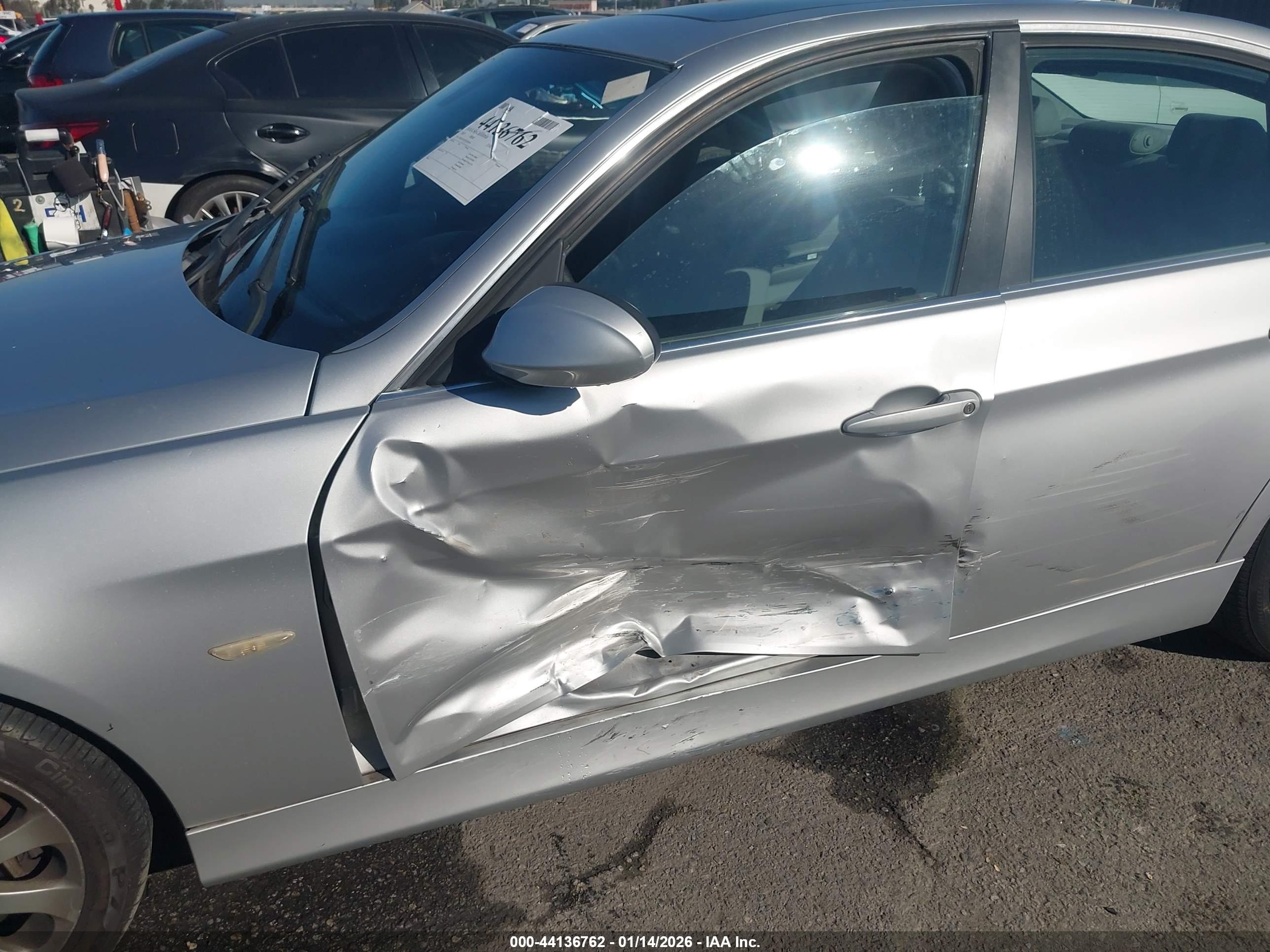 BMW 335XI image 6