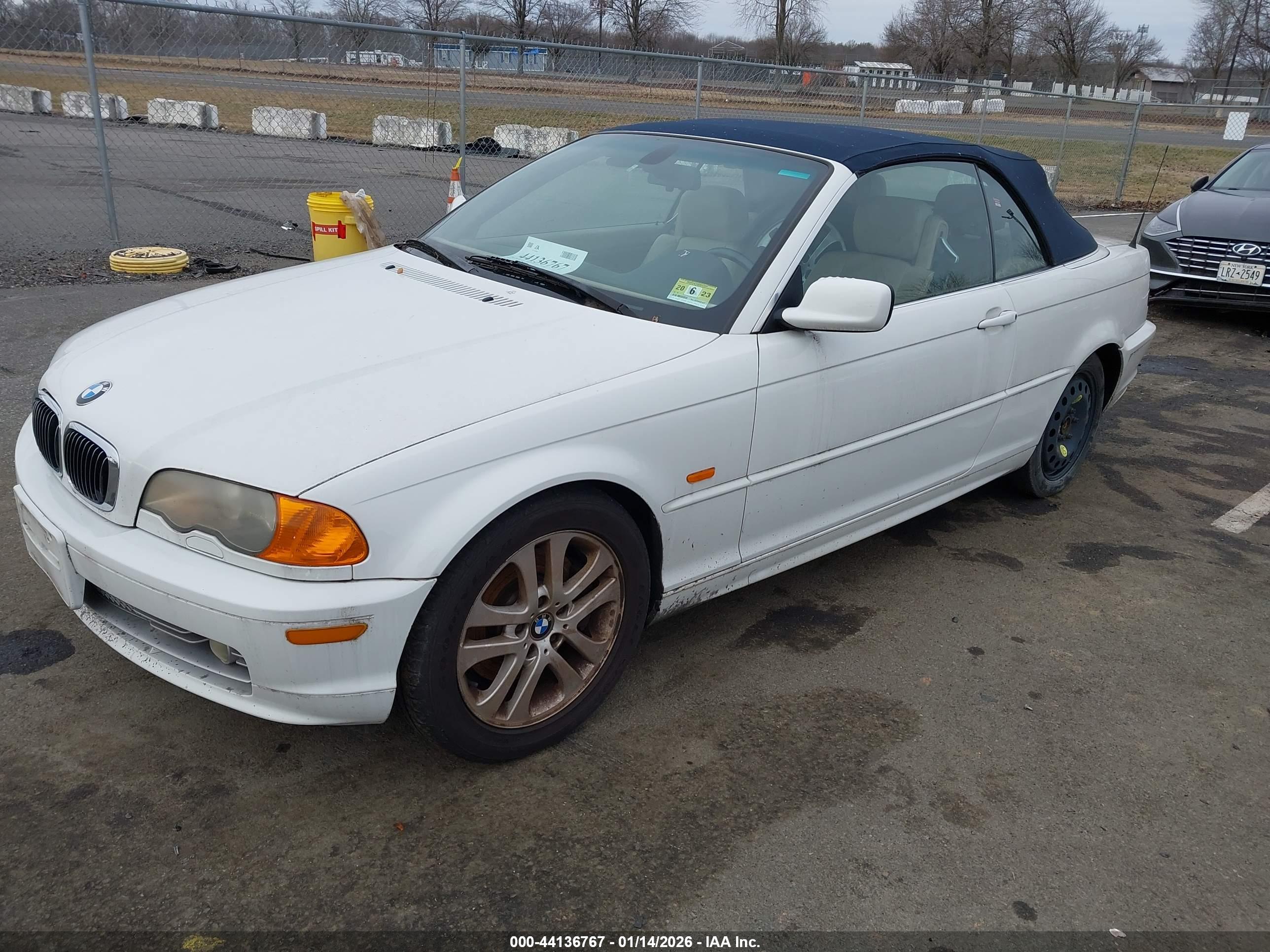 BMW 330CI image 2